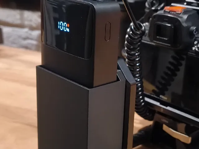 V Mount holder for powerbank