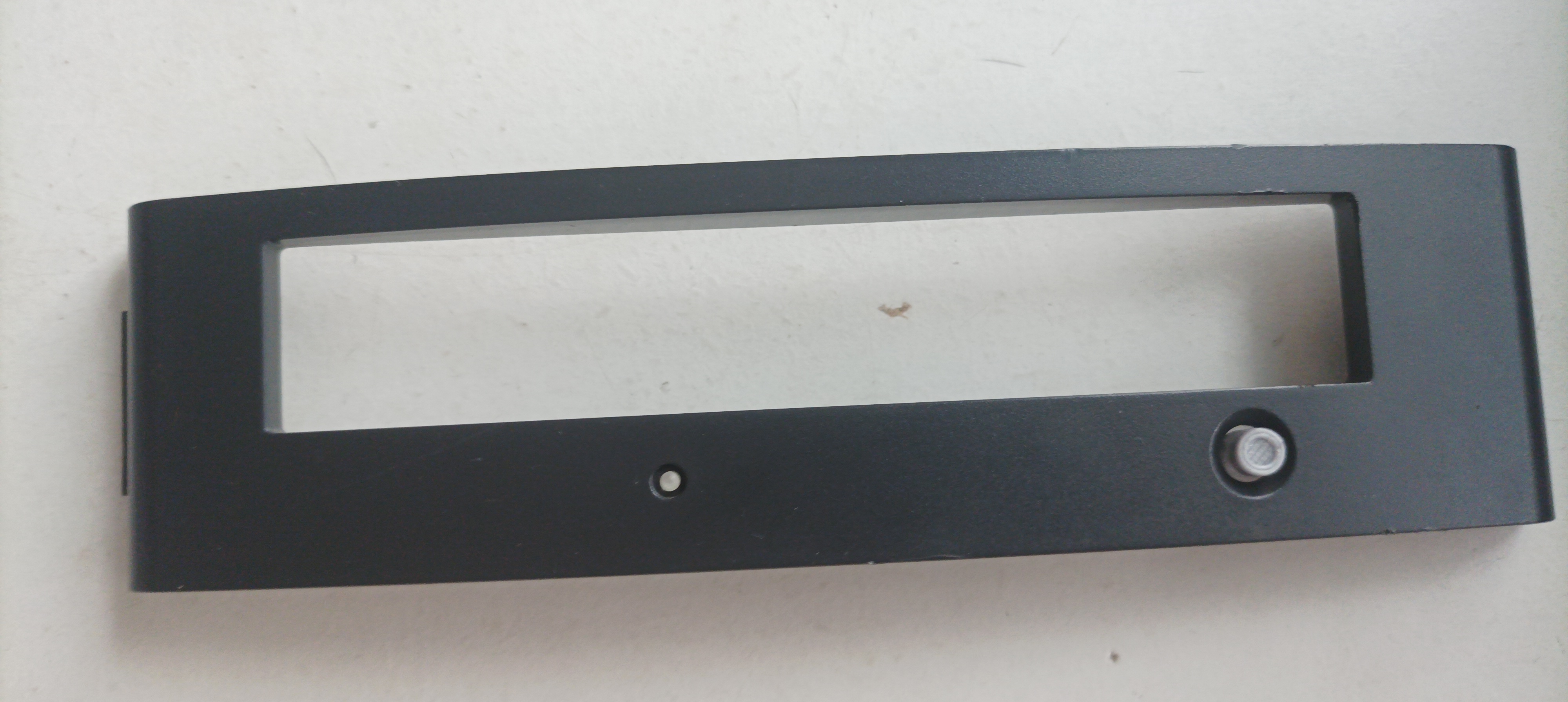 IBM Netfinity 3500 CD-ROM cover buttons