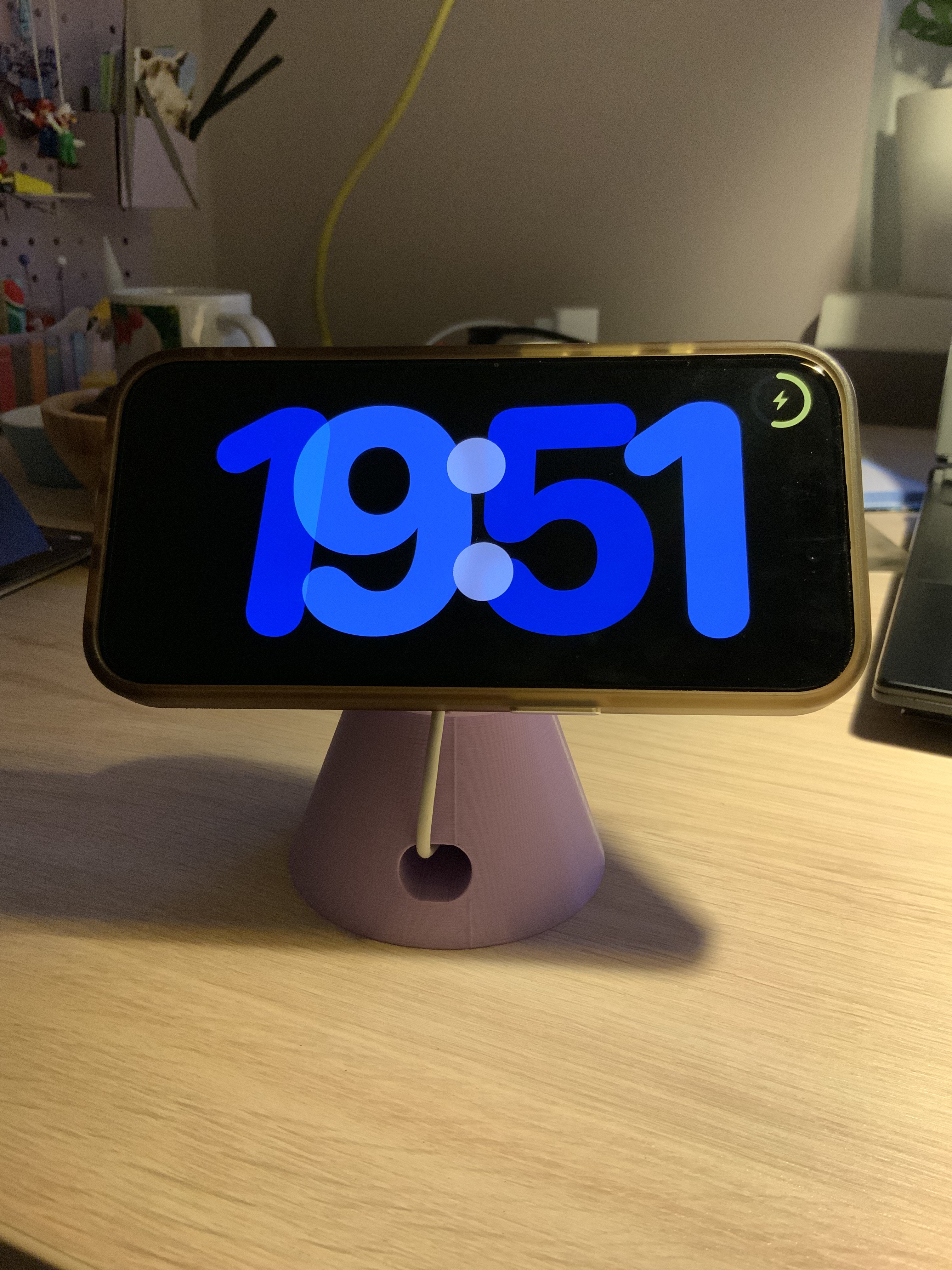 Wireless charger for huge camera iPhones — miniatura 4