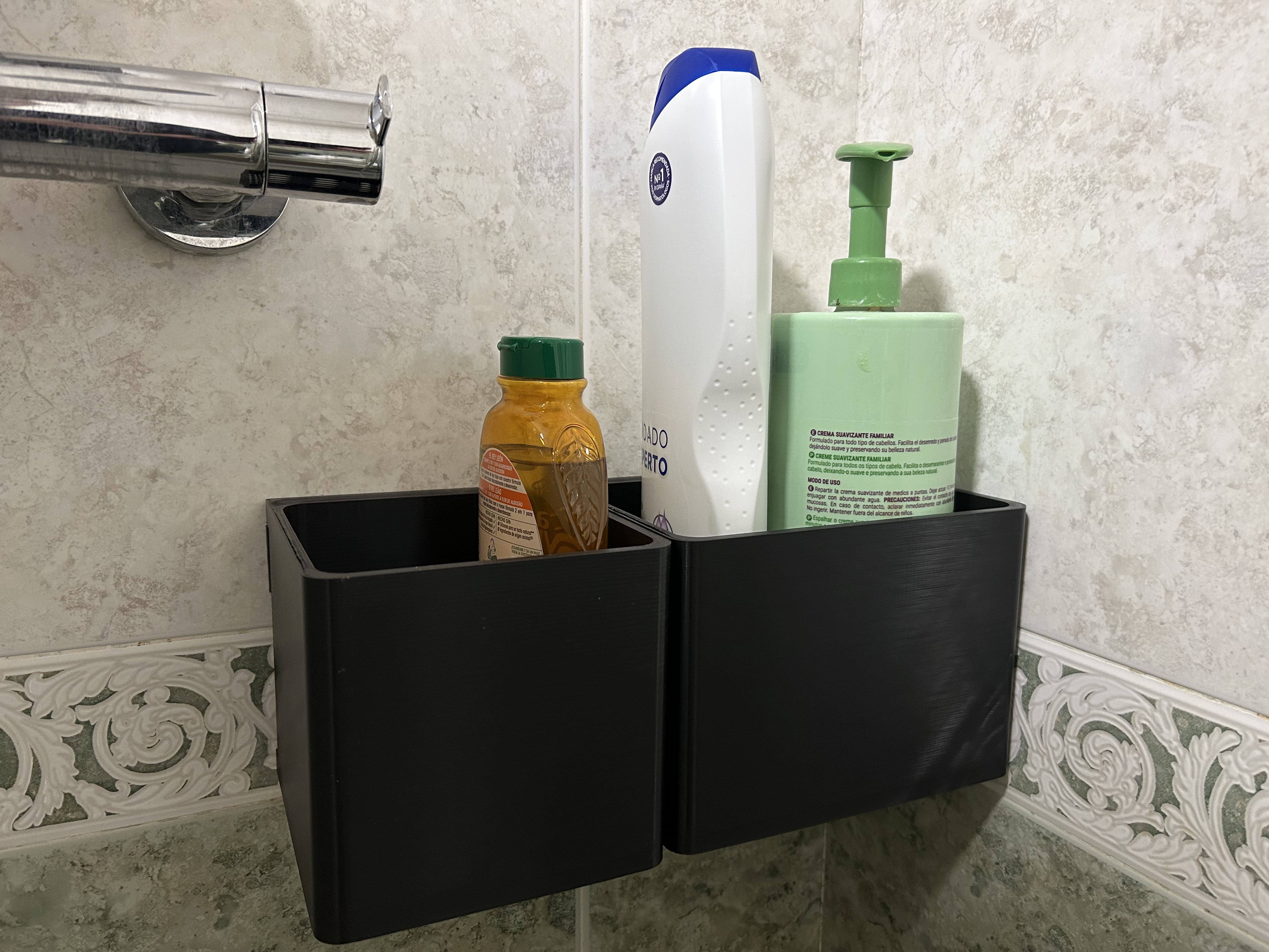 Shower bottles holder