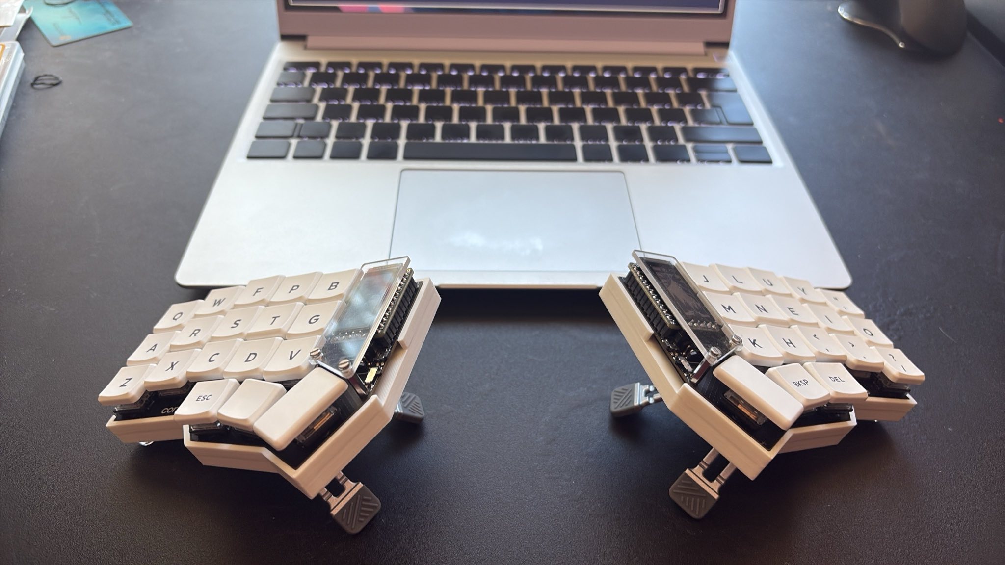 Typeractive Corne 3x5: Big Battery Edition