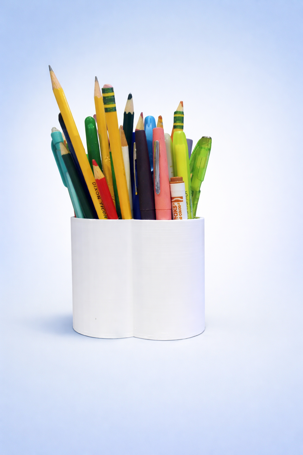 Infinity Shaped Pencil Holder
