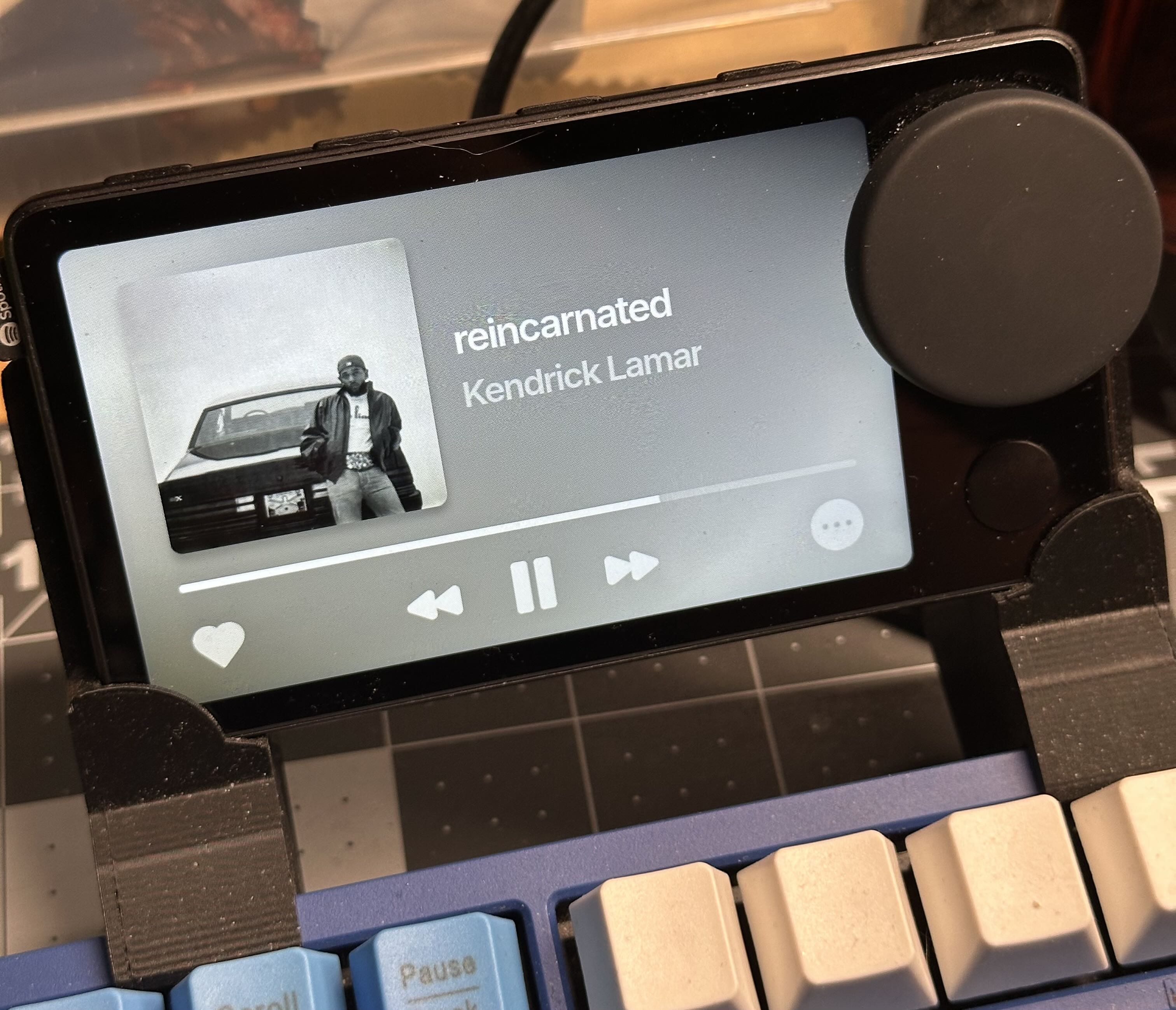 Spotify Car Thing mount for Ducky One 2 keyboards