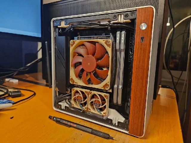 Jonsbo NV10 CPU Side fan mounts