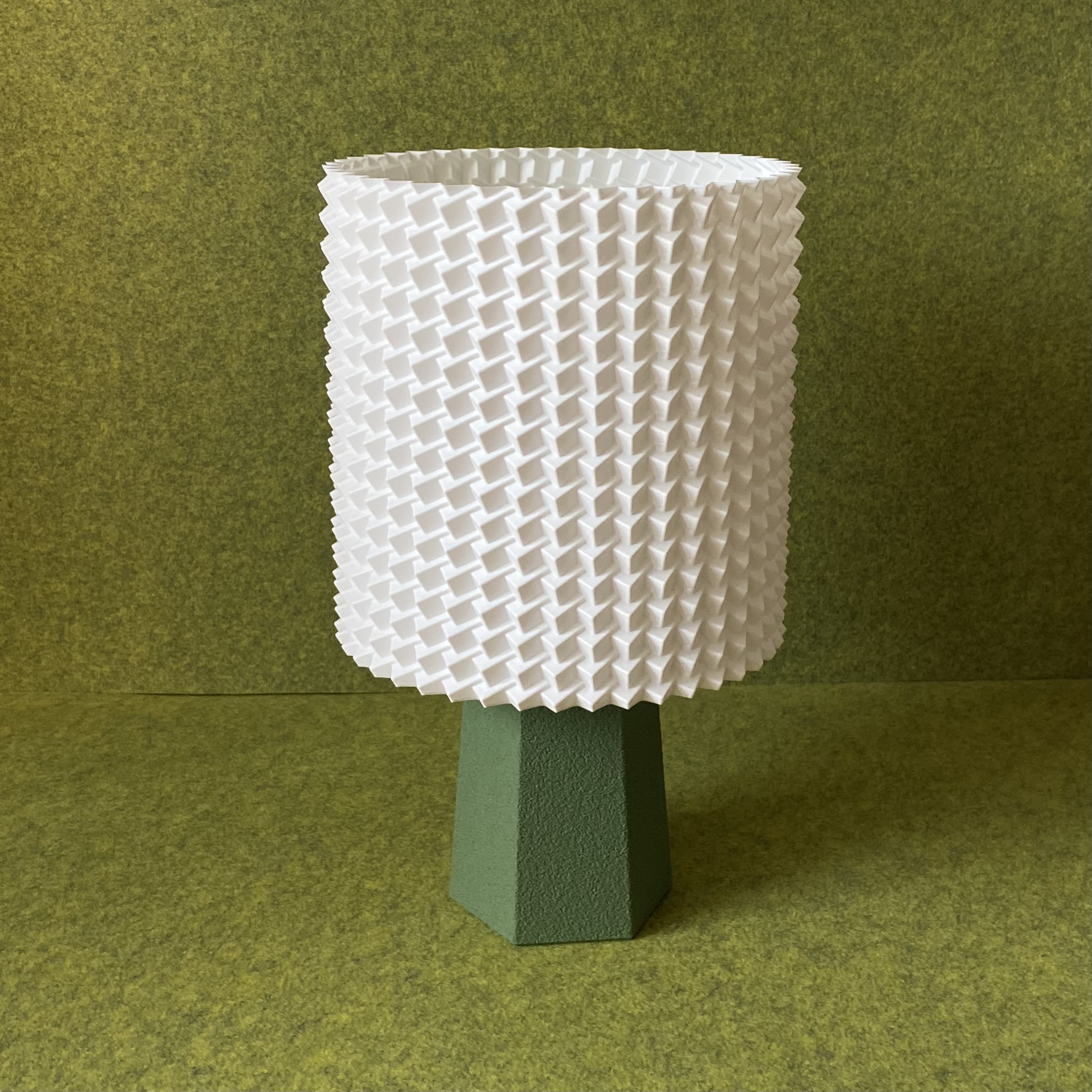 Geometric Table Lamp with Brick-like Pattern