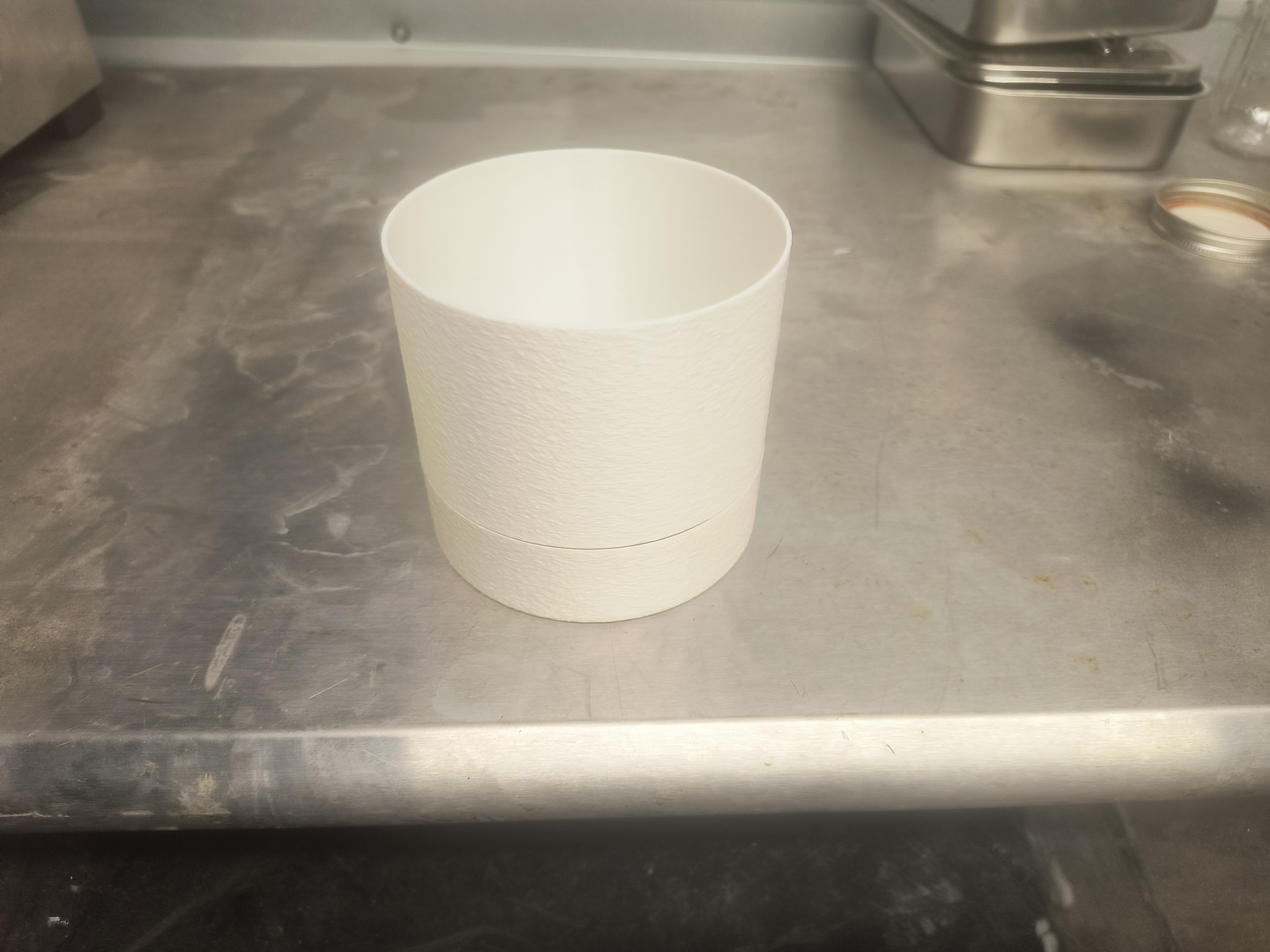4" Planter with bottom waterer