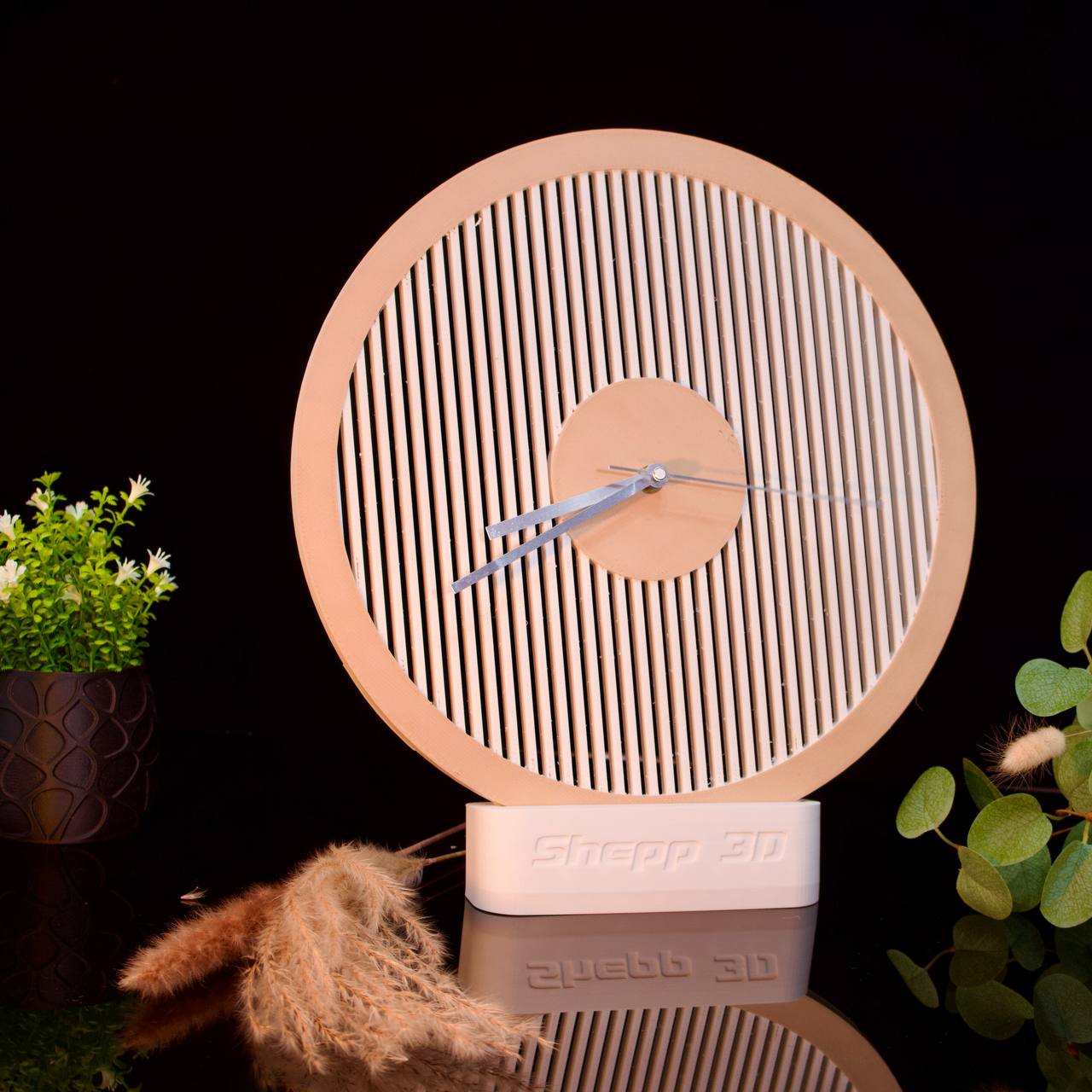 "Stripes: a Minimalistic Wall Clock" — miniatura 2