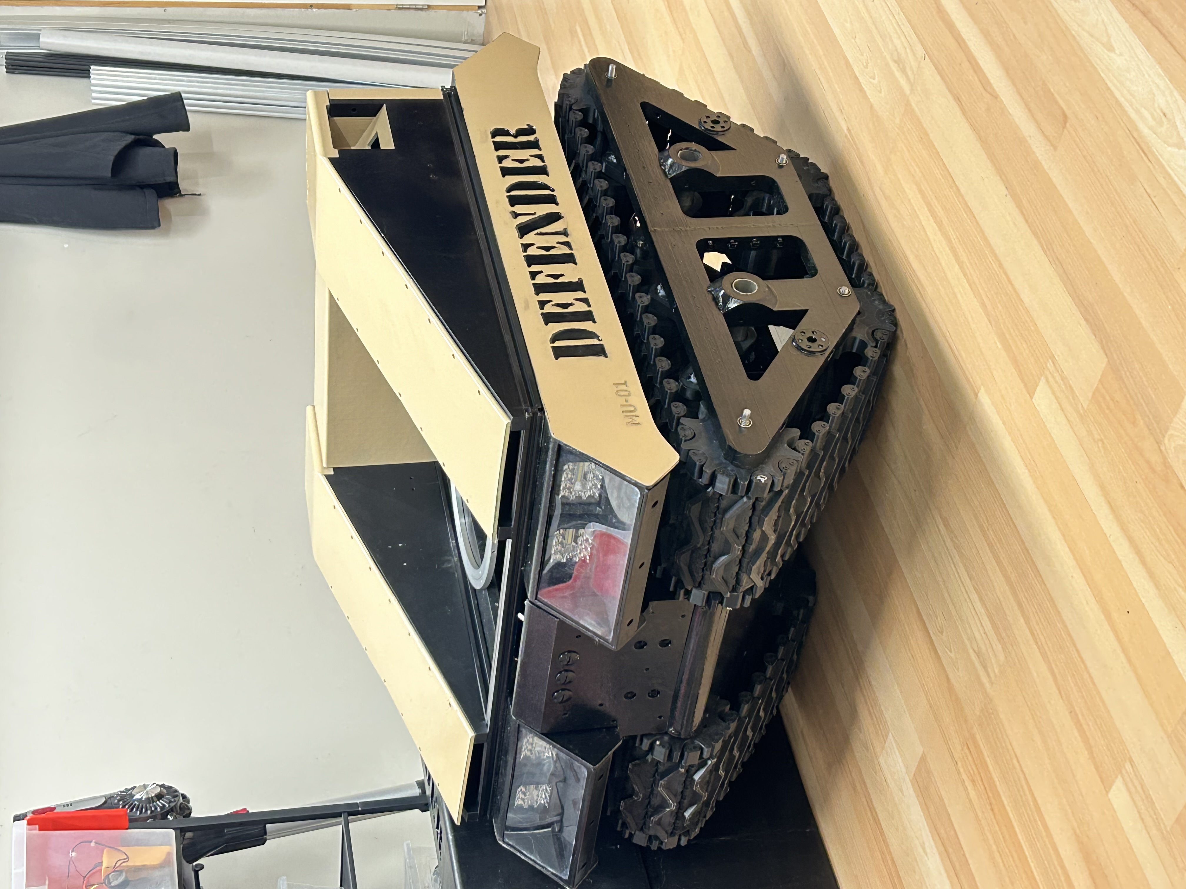 Tanked UGV - DEFENDER