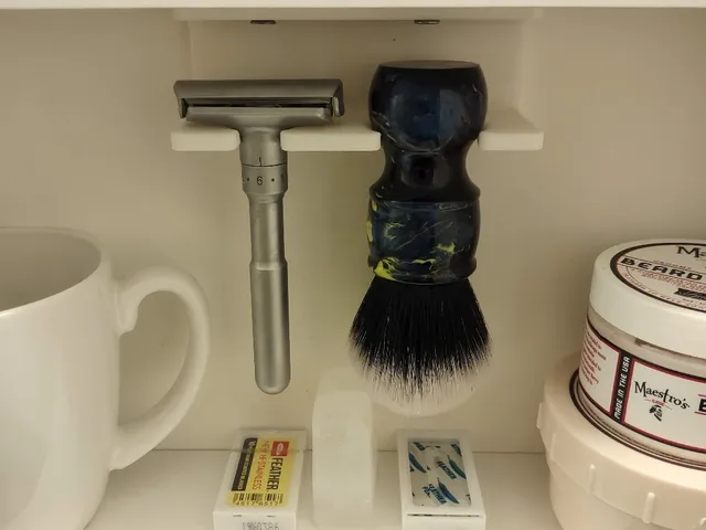 Shaving station