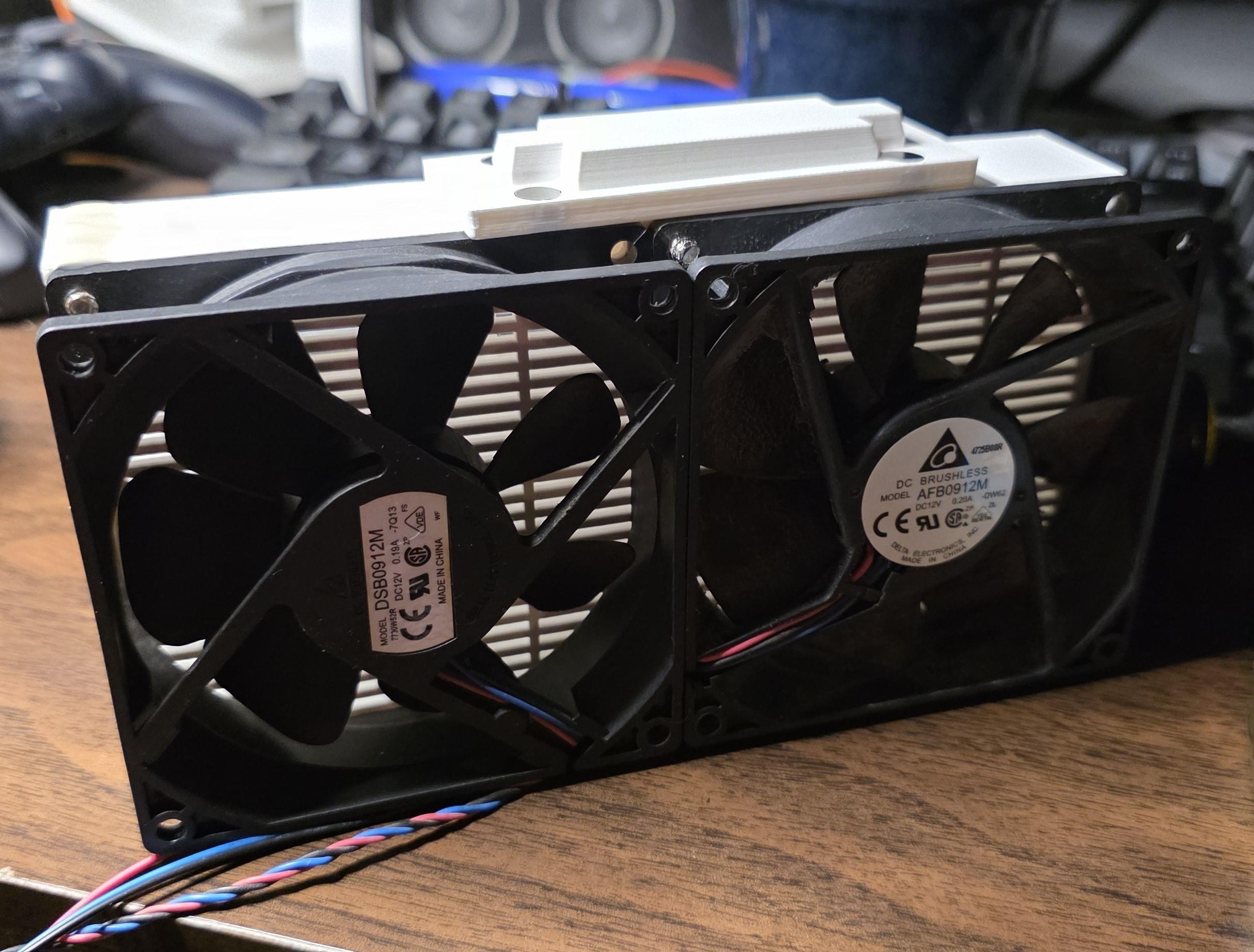 Dessicant box with fans