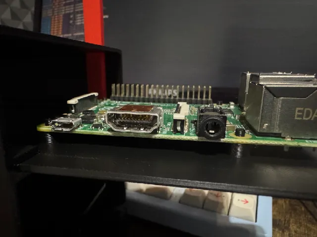 RPI4-RPI5-Tray With standoff pin