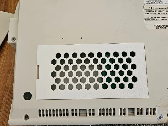 Amiga 1200 vent trap door (reinforced, slightly adjusted)