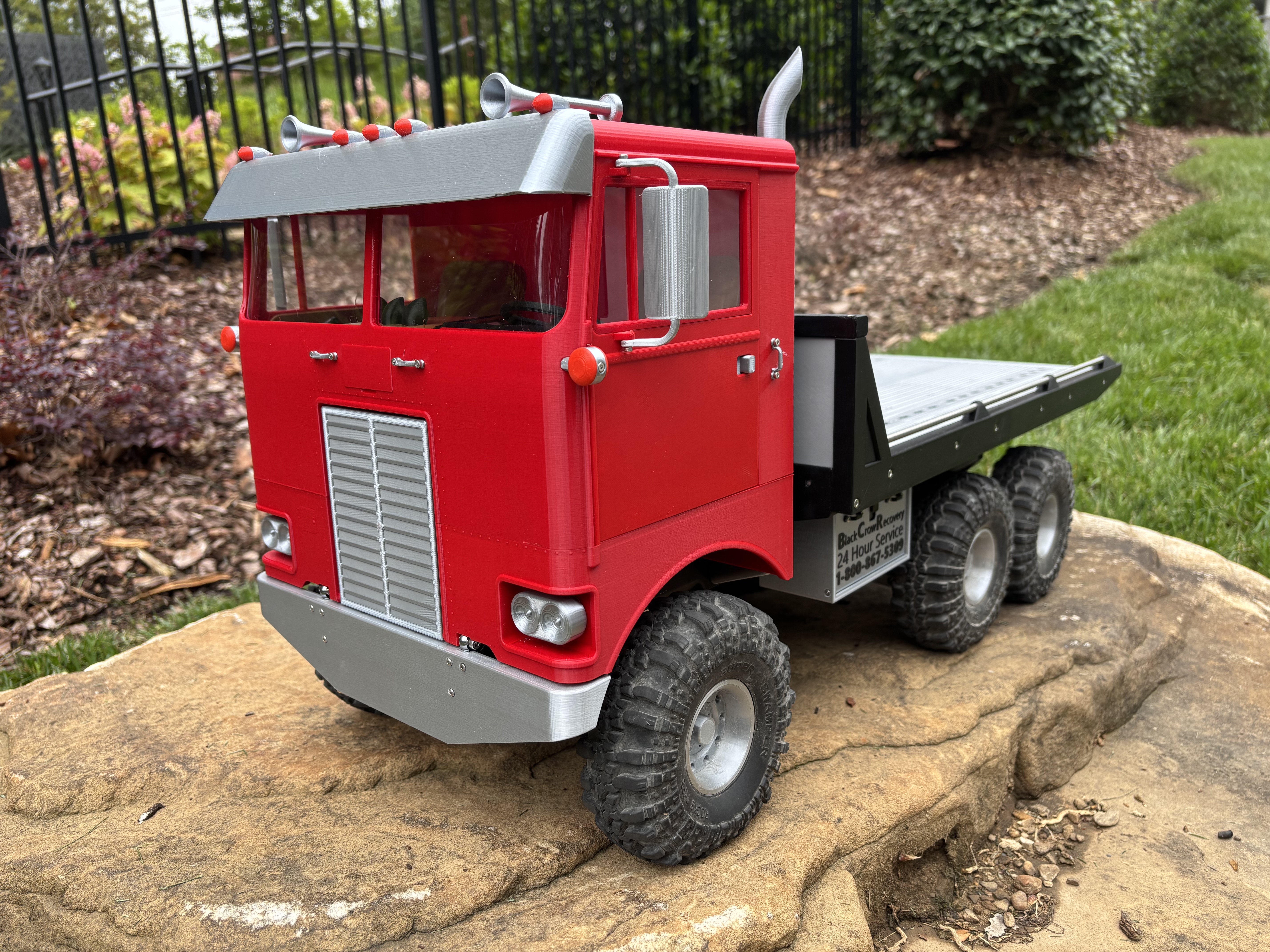 Rex 1:8 scale 352 Peterbilt Day Cab and Front Frame (101 pcs.)