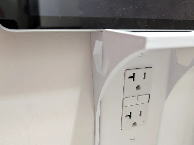 GFCI Outlet shelf with Ipad notch