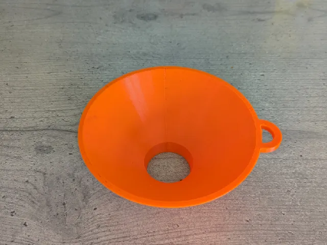 Truefruits 750ml funnel