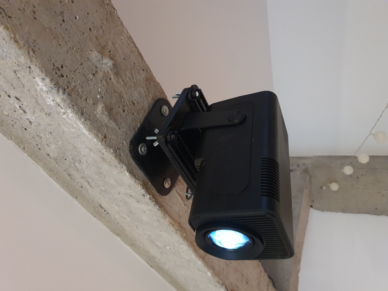HY320 Projector Support