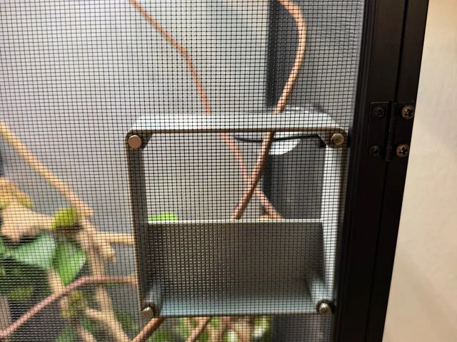magentic flexarium feeder