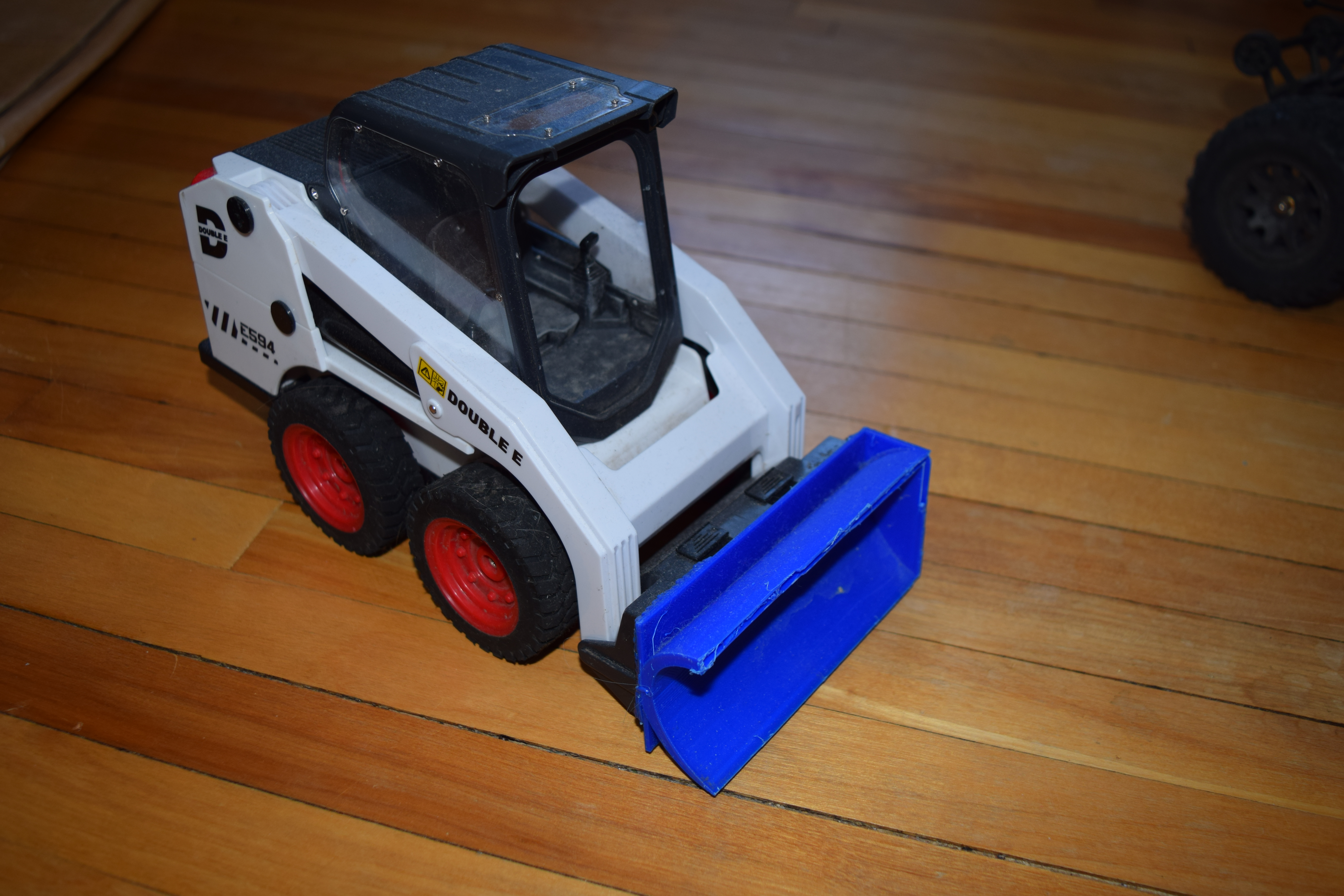Snow plow for double E hobby skid steer