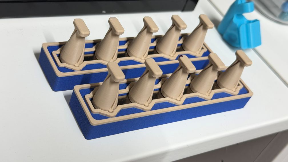 Magnetic Nail Holder/Stand for DIY Nails