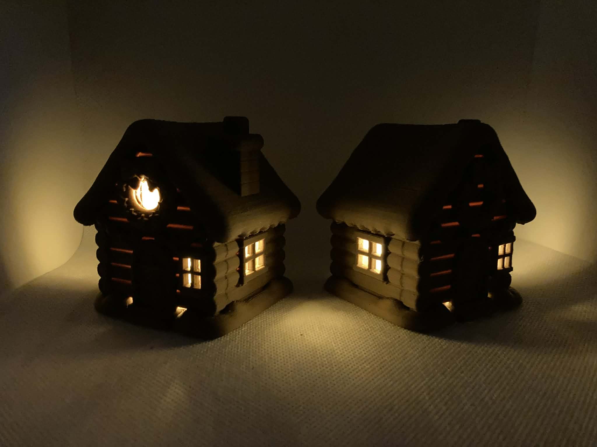 Small Snowy Christmas House – Tealight Decor (2 Light Variants)