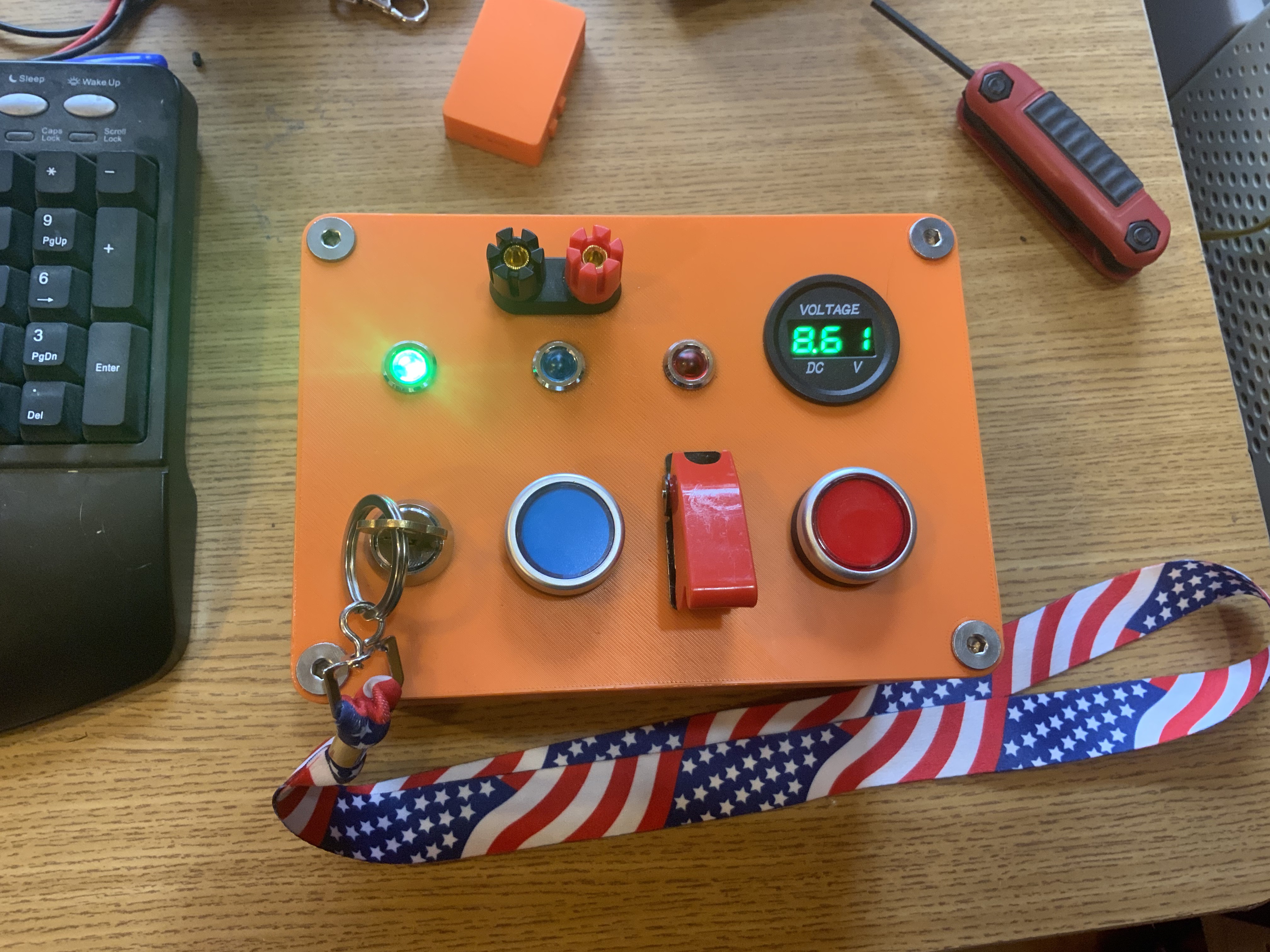 Miniatura 3 do modelo 3D Model Rocket Launch Controller