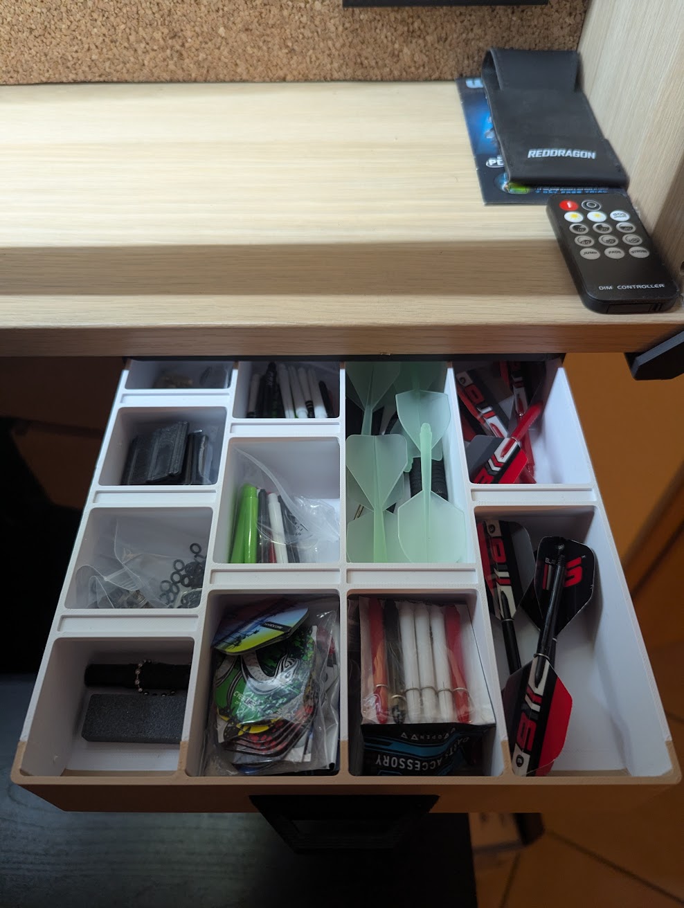 underhanging dart organizer