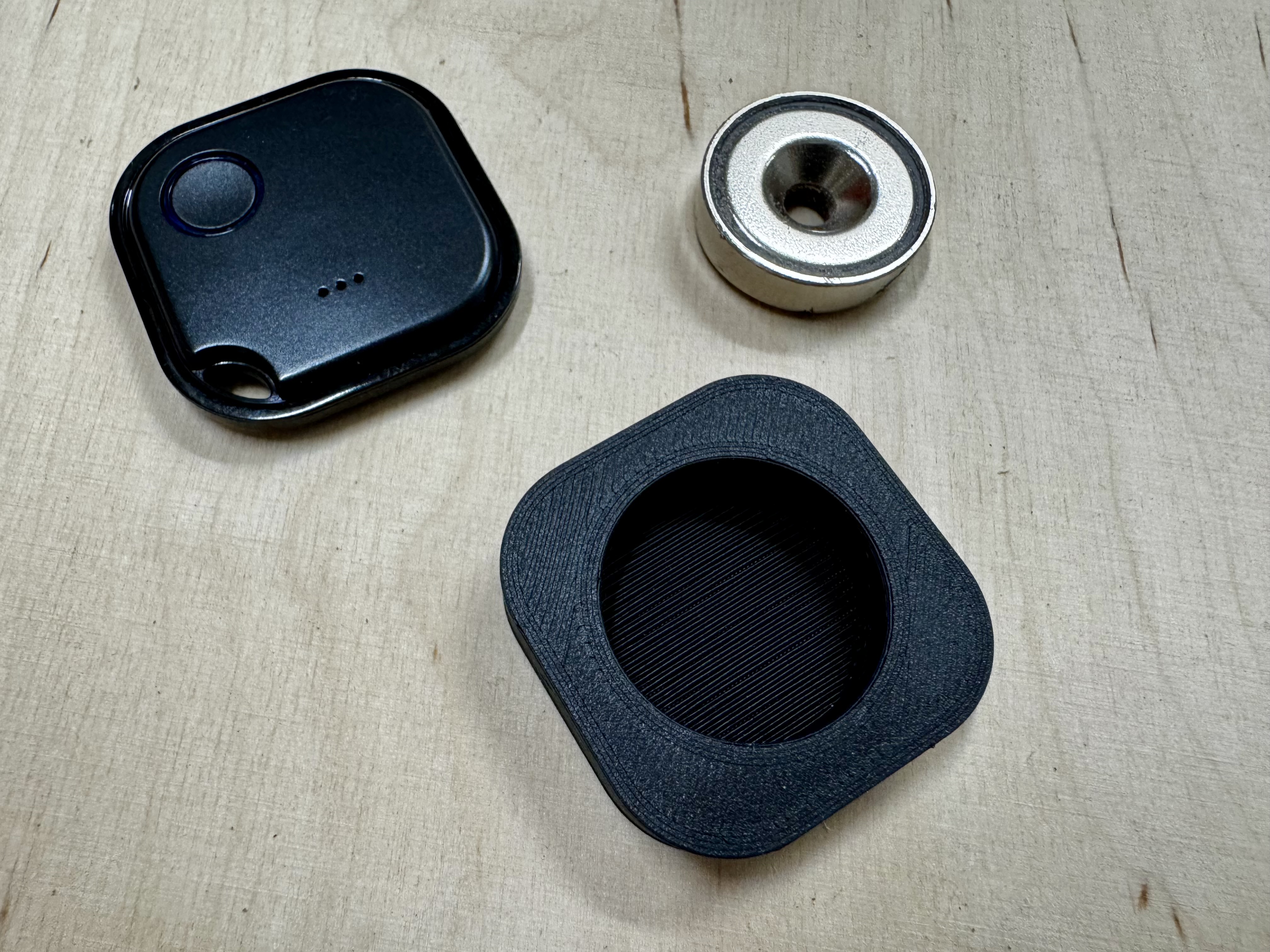 Magnetic Shelly BLU Button1 Holder