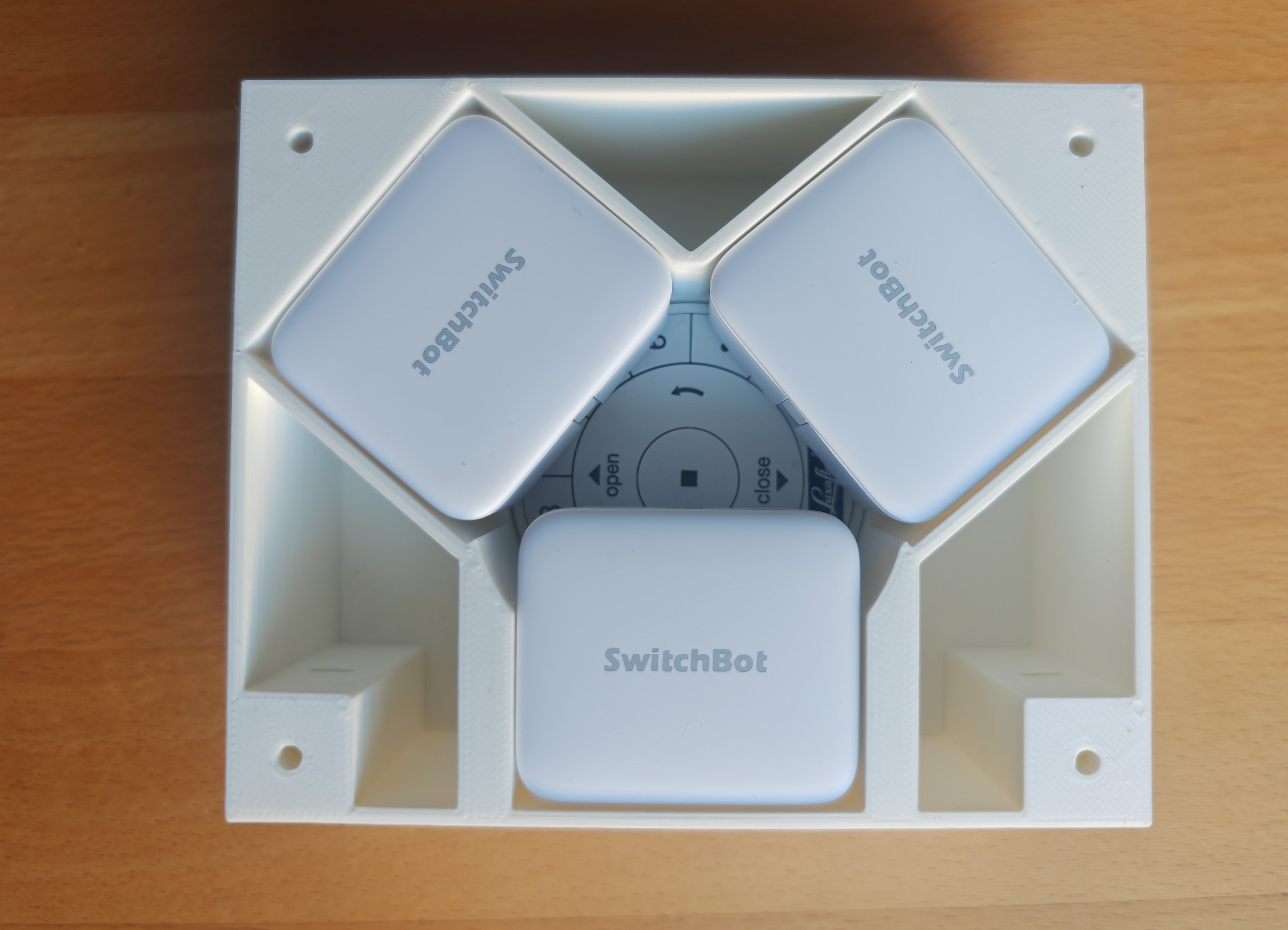 Smart Blind / Shades Control Box for Hunter Douglas / Luxaflex – Matter Ready