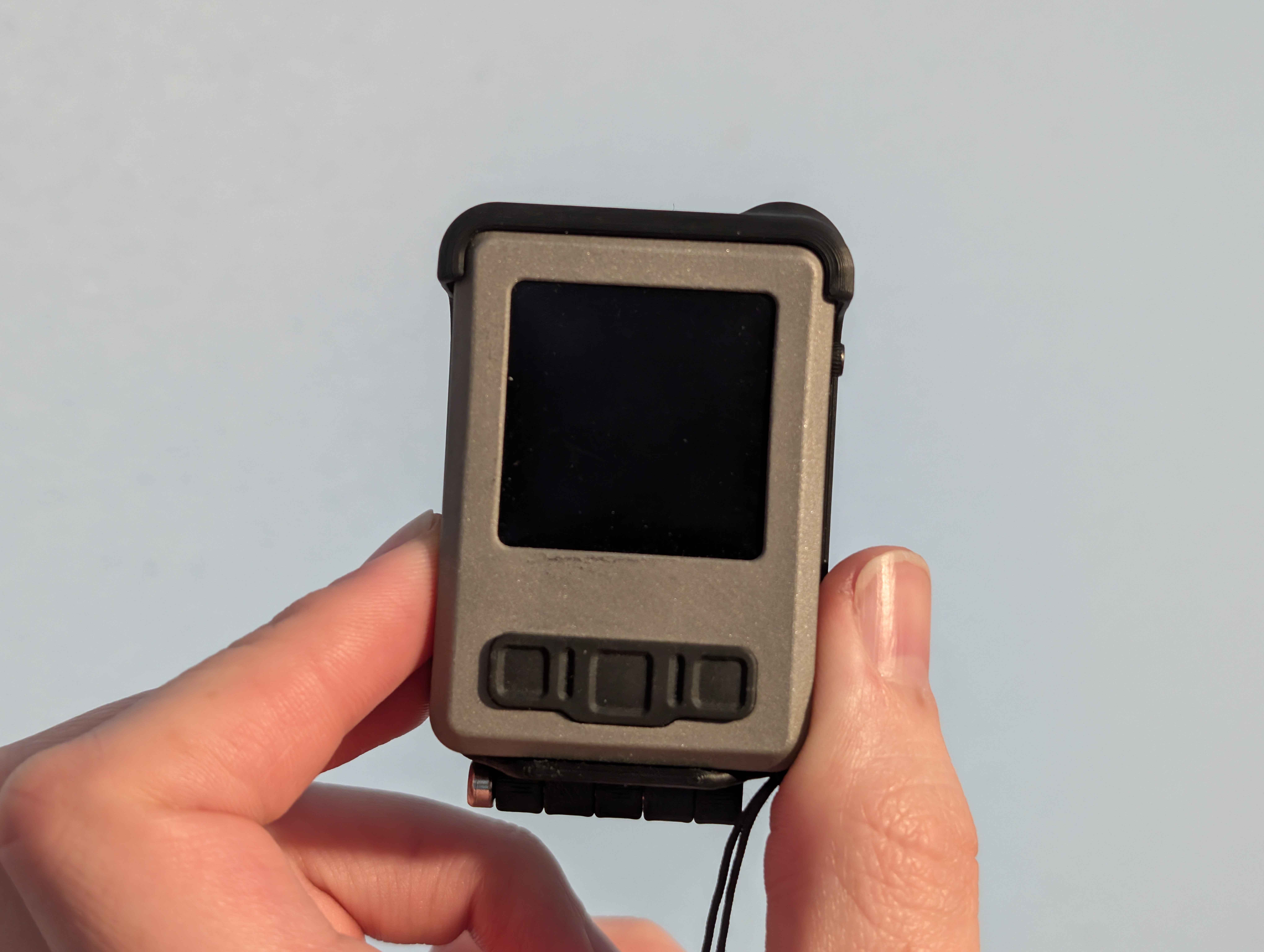 Alphahound hinged case