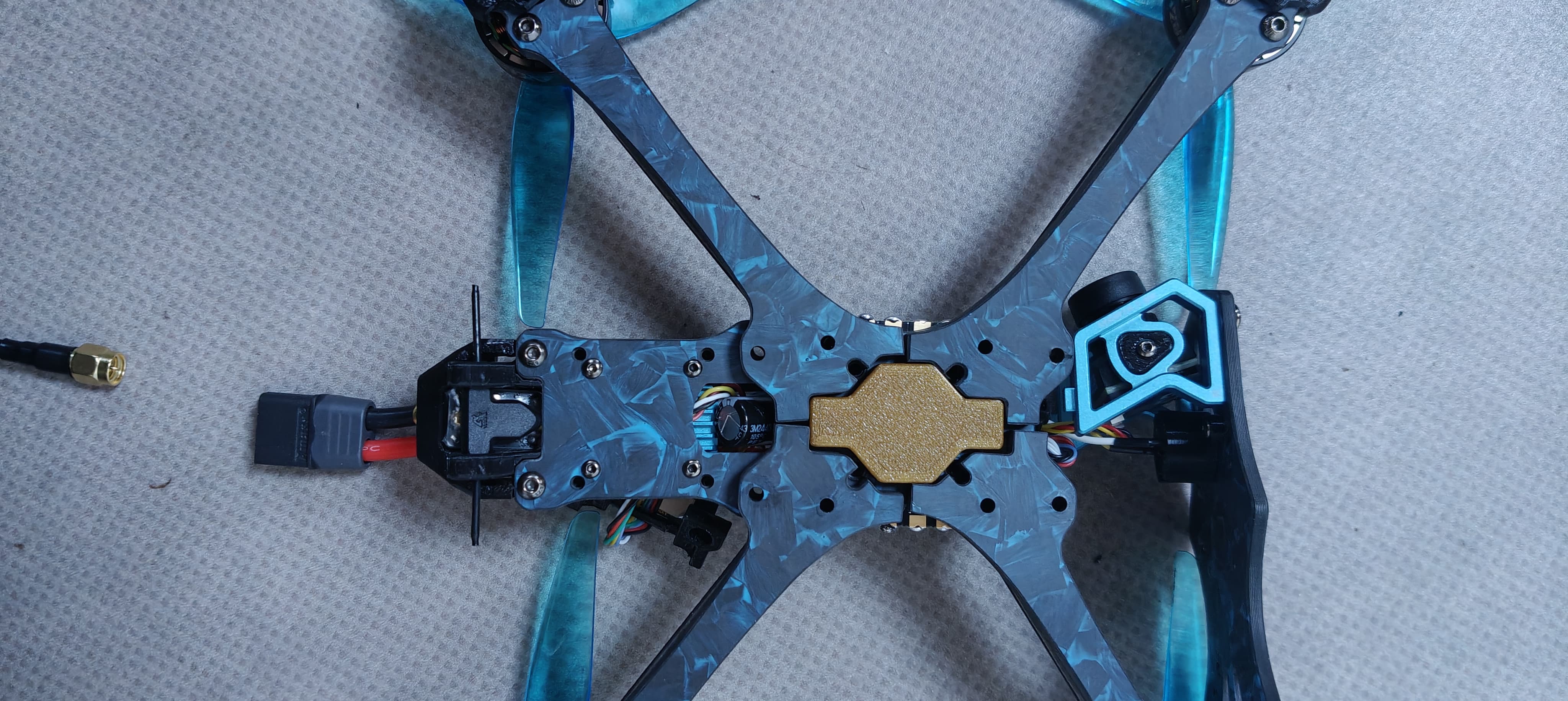 axisflying manta 5 se arm locking mechanism