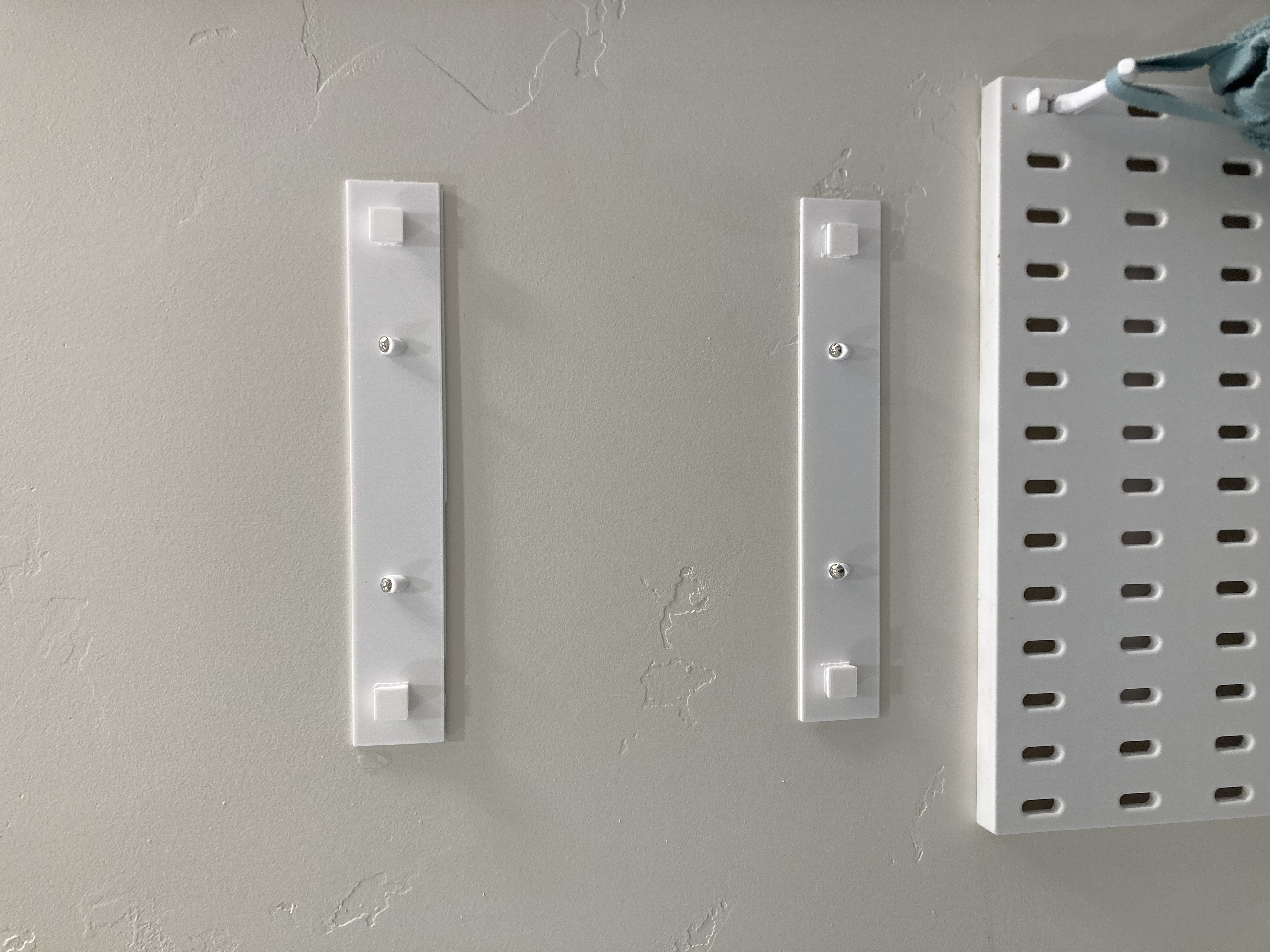 Pegboard Bracket with Nail Holes
