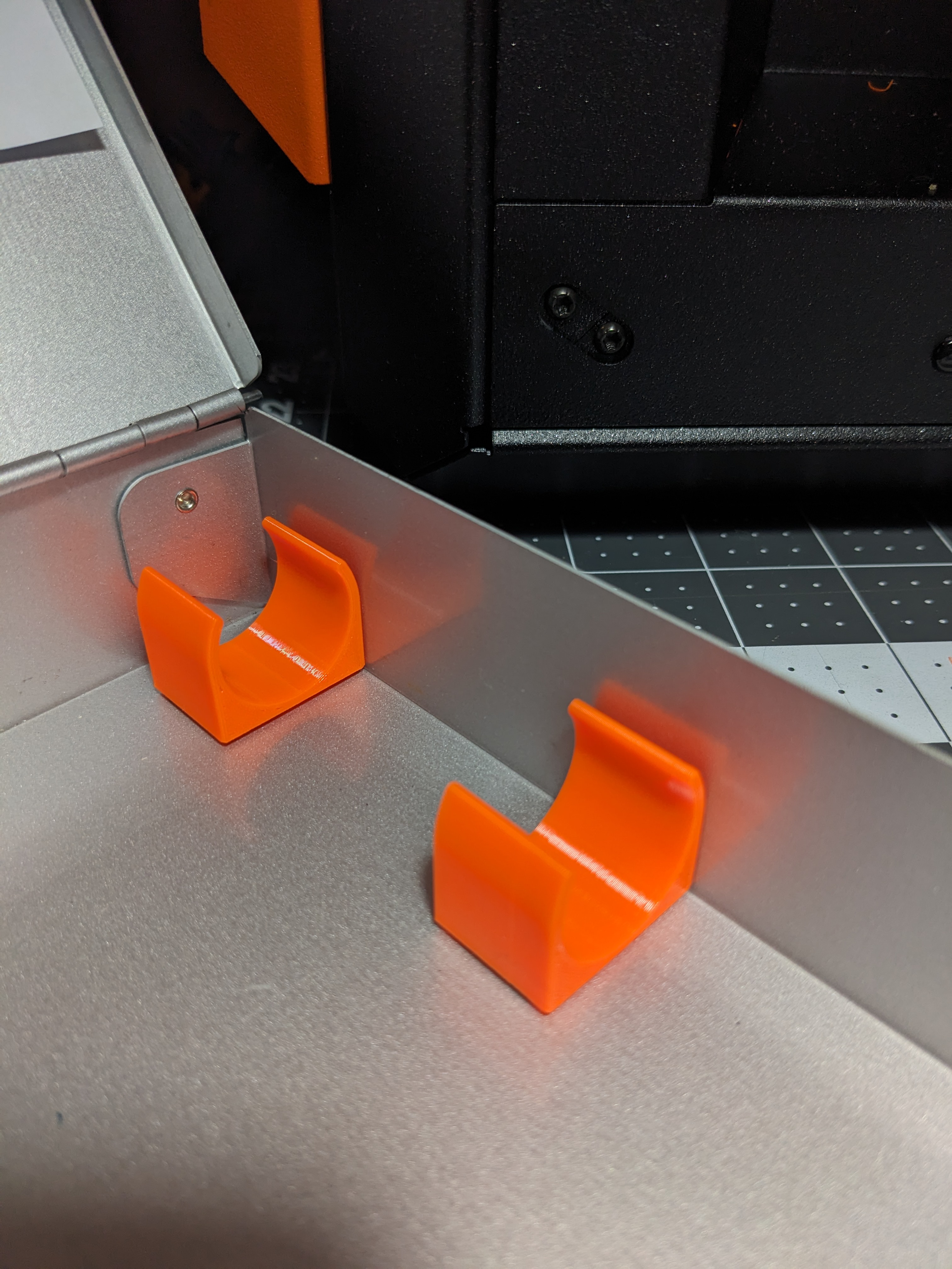 Paint Marker Holder (uniPAINT PX-30)