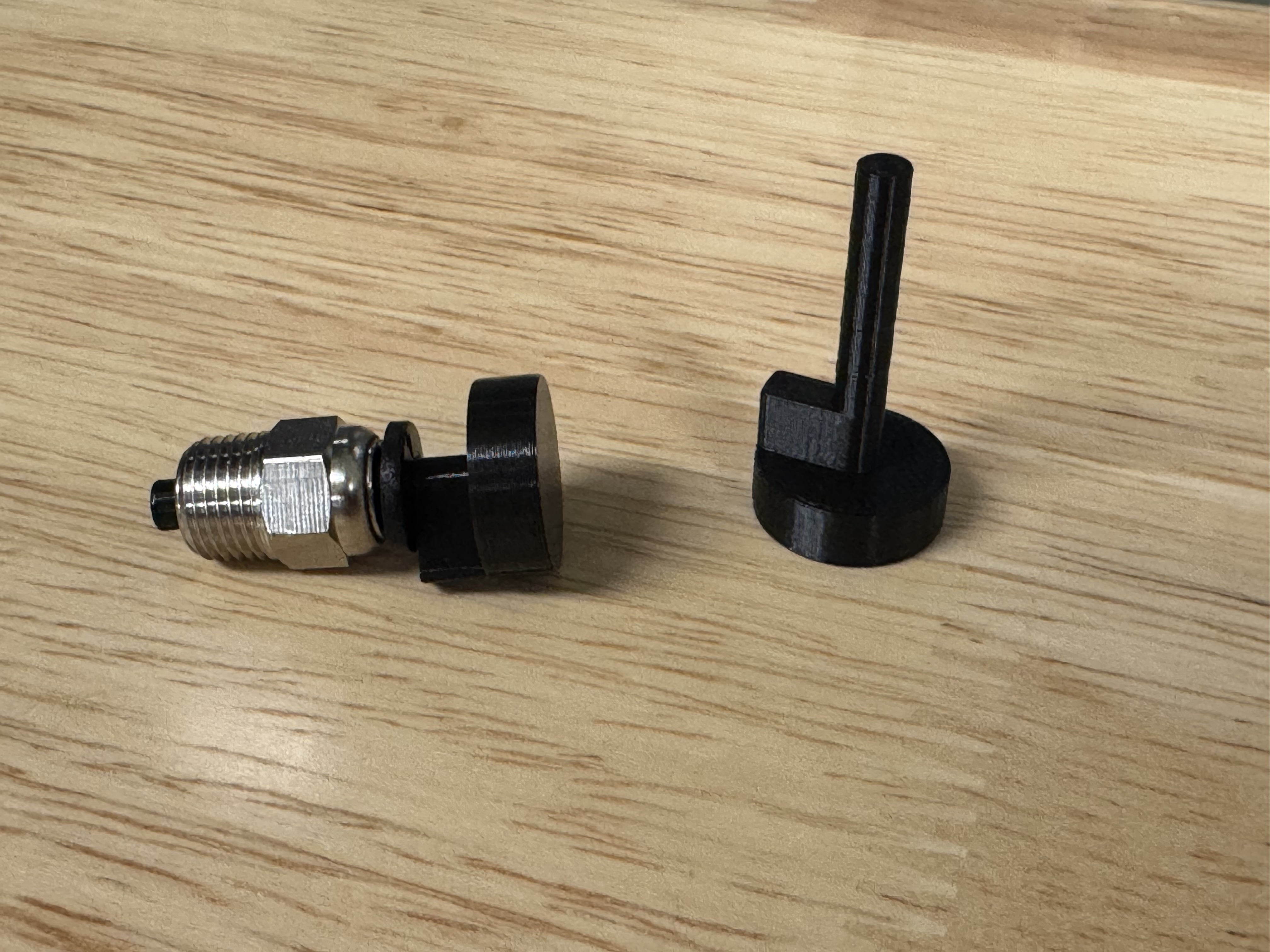 Bowden Quick Disconnect Plug