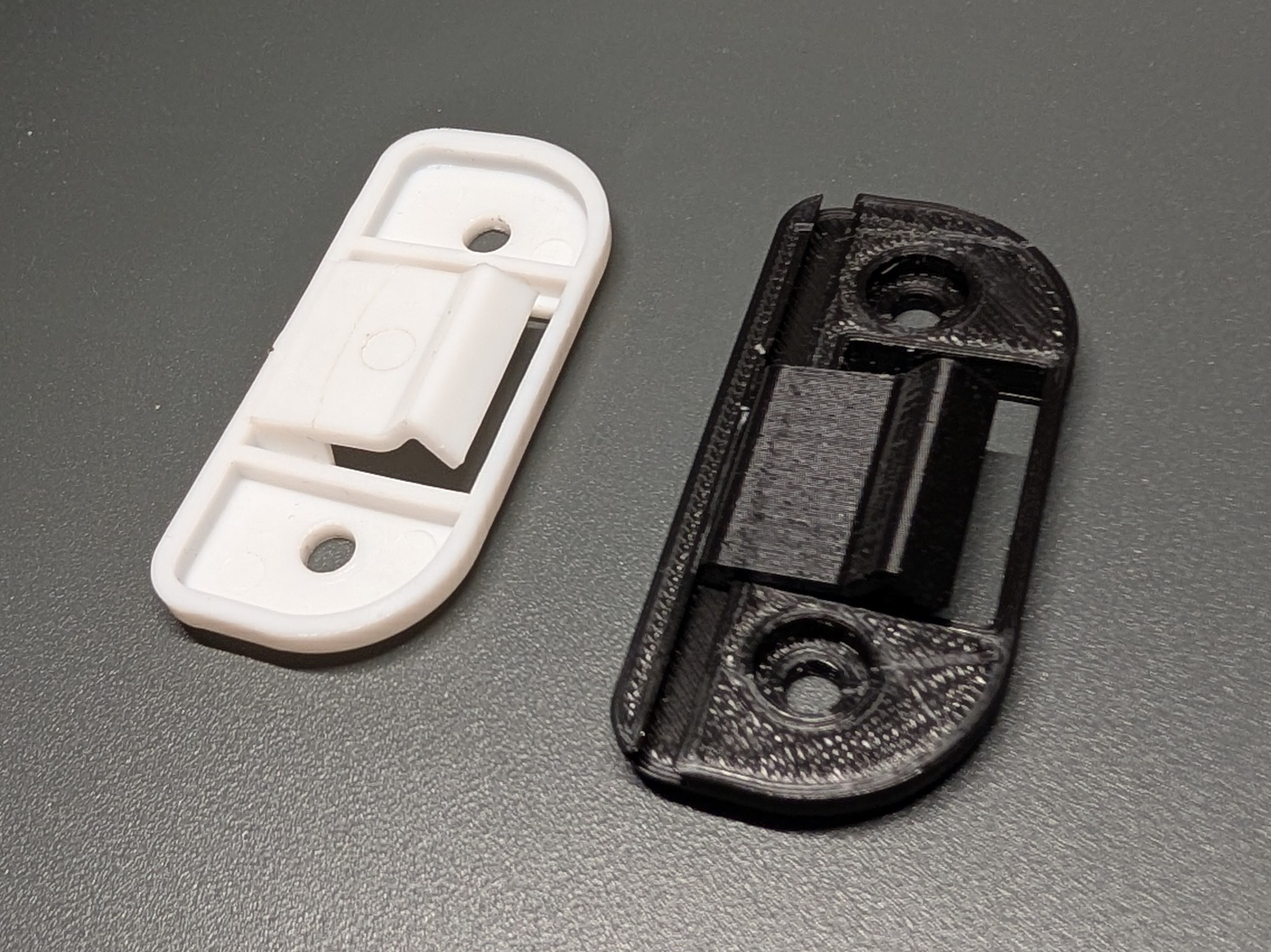 Bauknecht/Whirlpool fridge lock hook