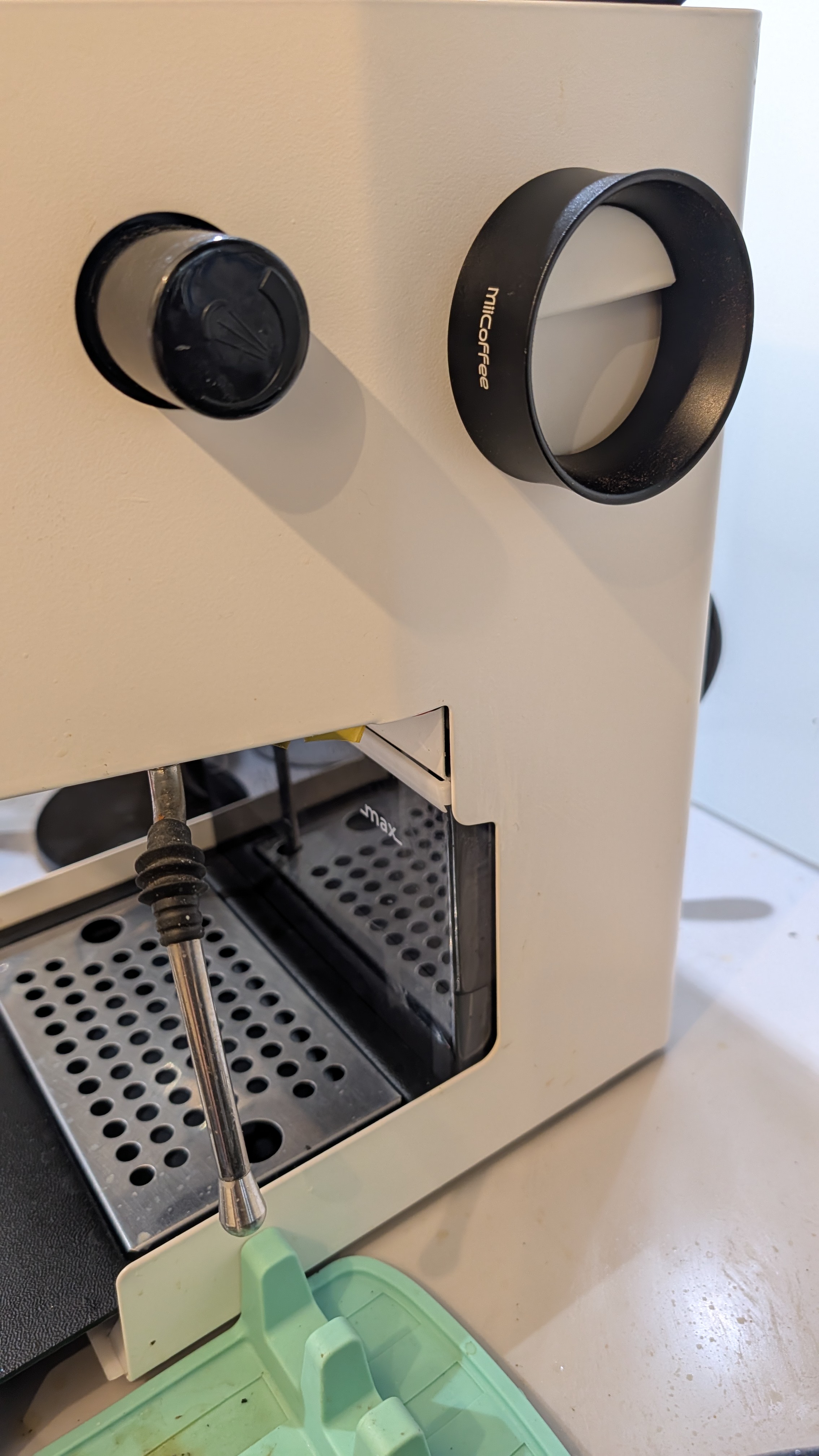 Magnetic Dosing Funnel Mount