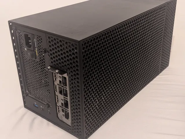 TH3P4G3 eGPU case enclosure