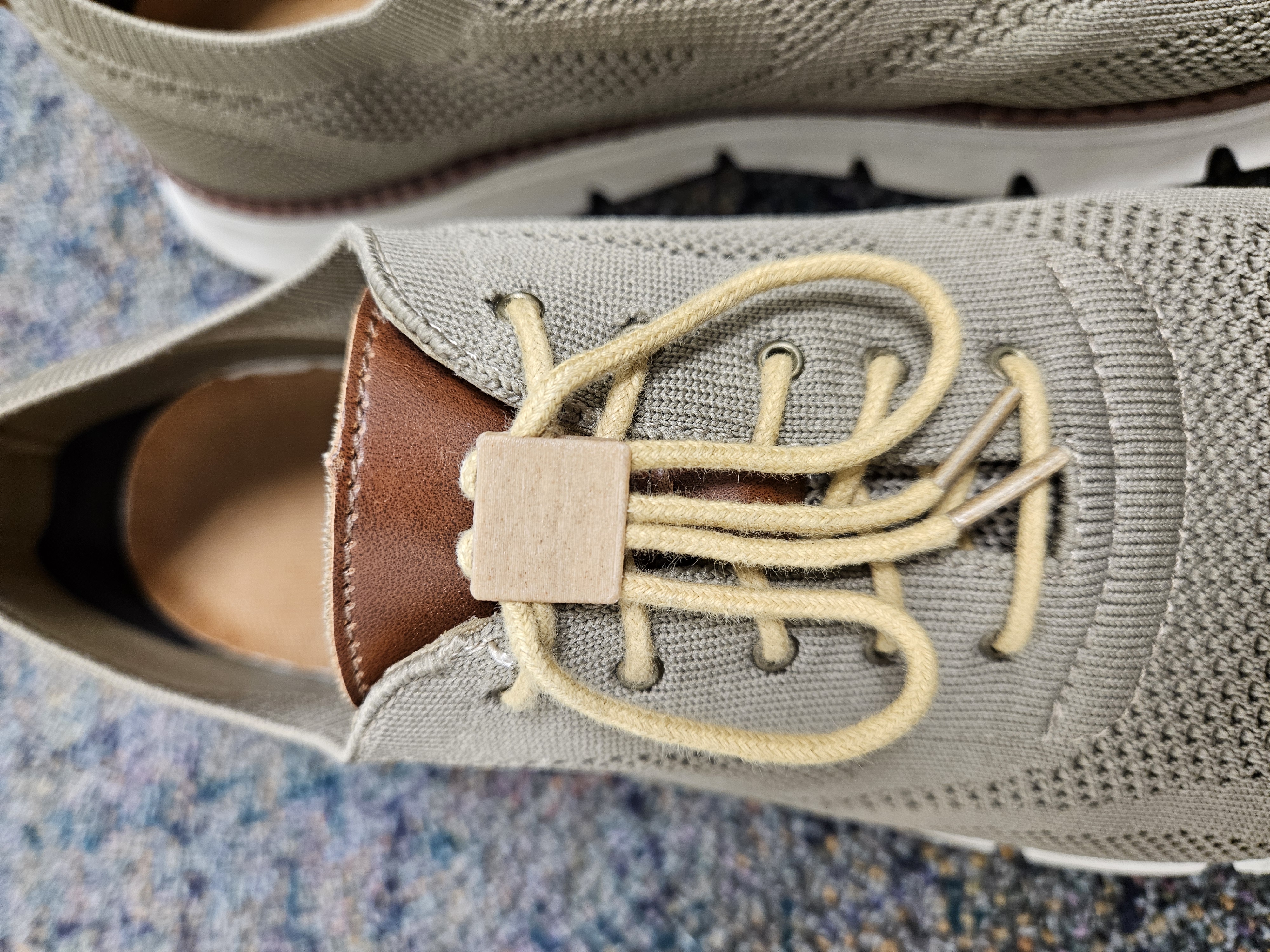 Lace lock