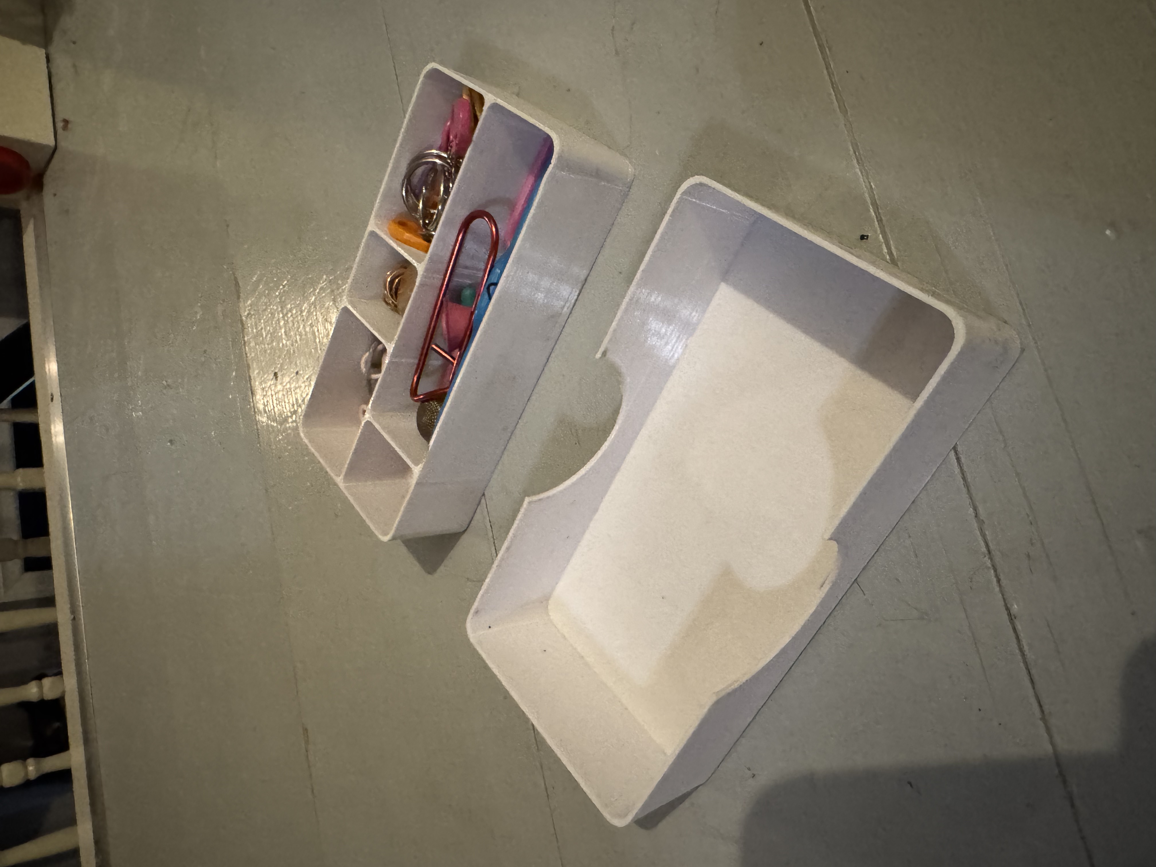 Box/organizer with compartments