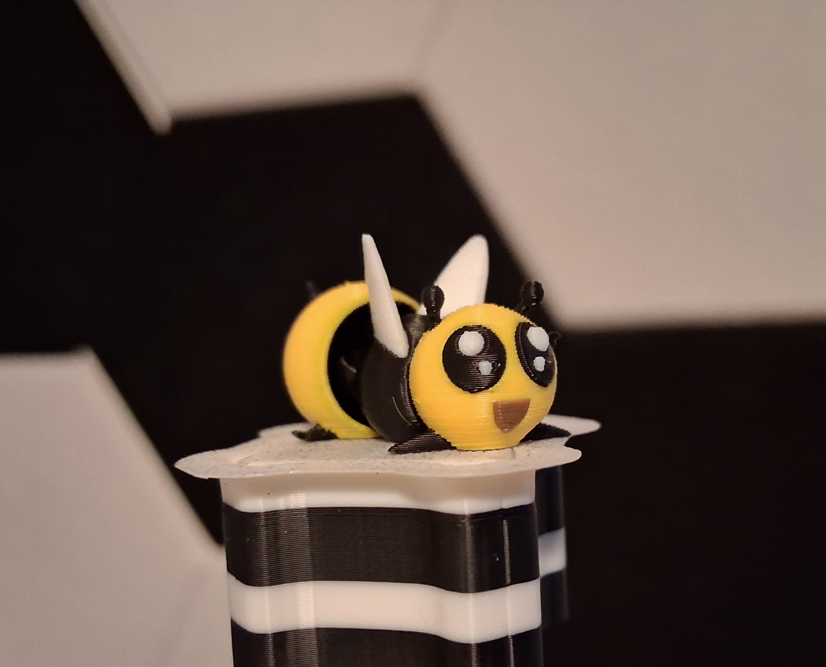 Articulating Tiny Bee (No Support)