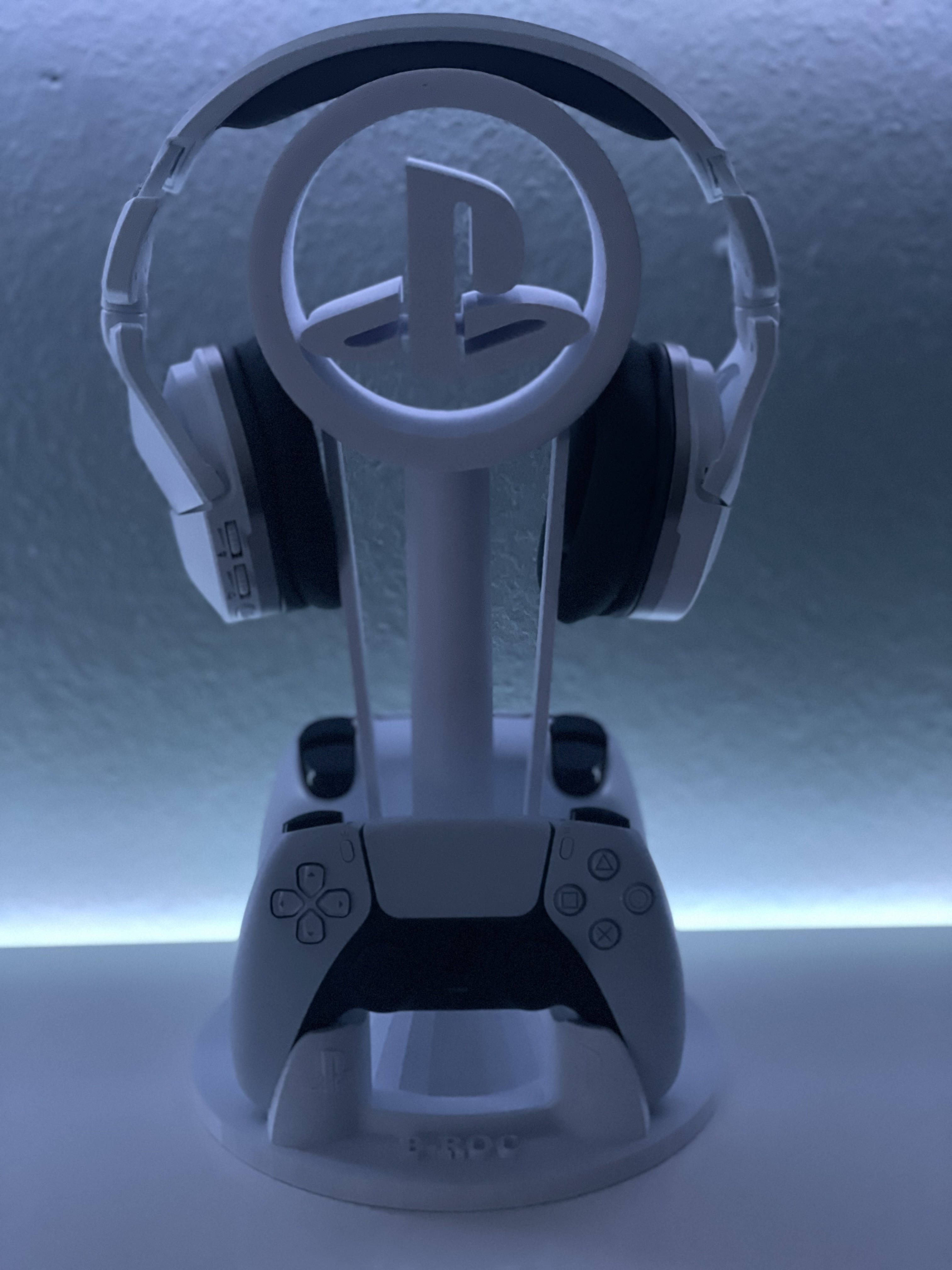 Miniatura 3 do modelo 3D PS5 Controller and Headset holder