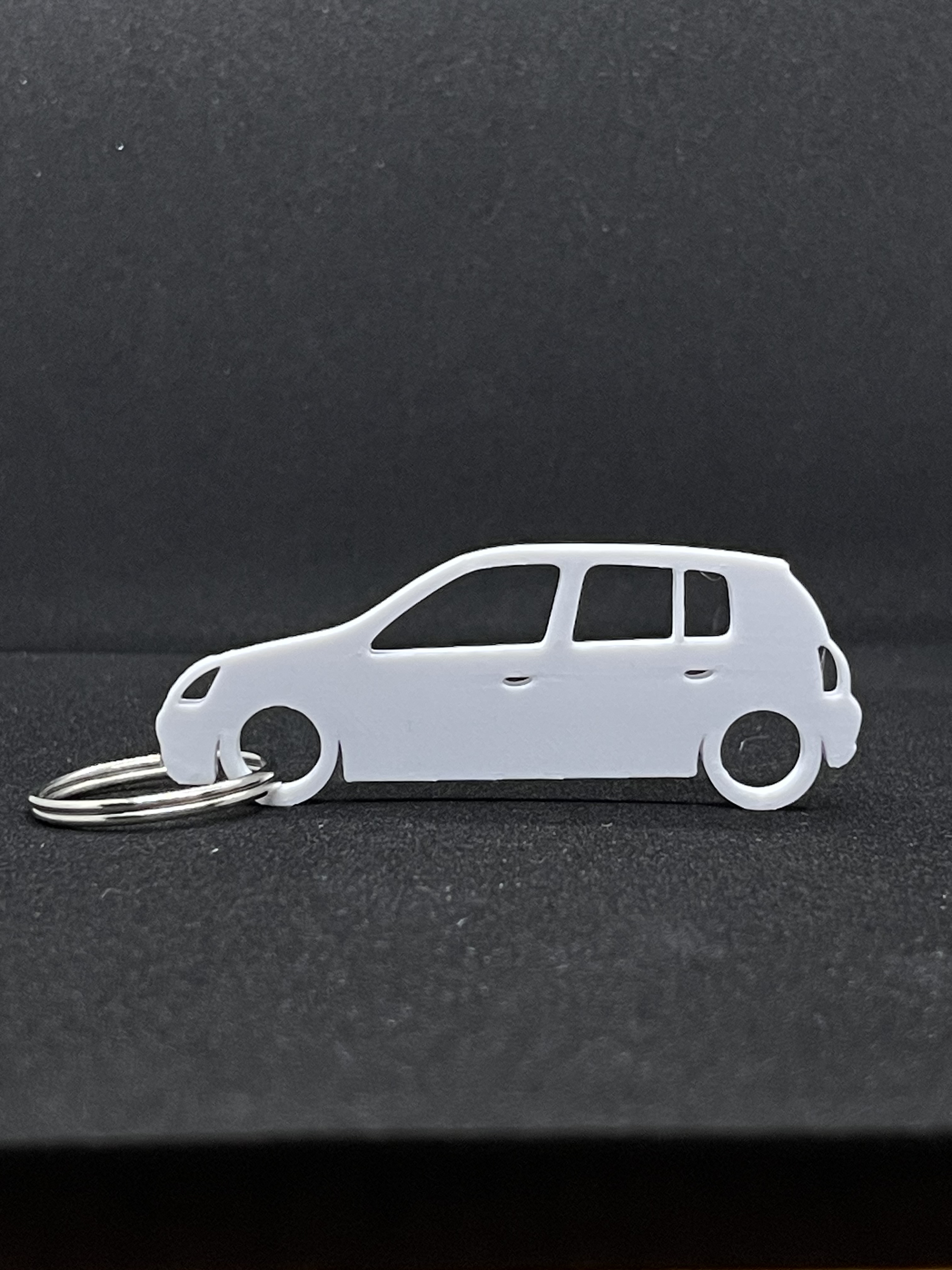 Renault Clio 2 5 door silhouette / keychain
