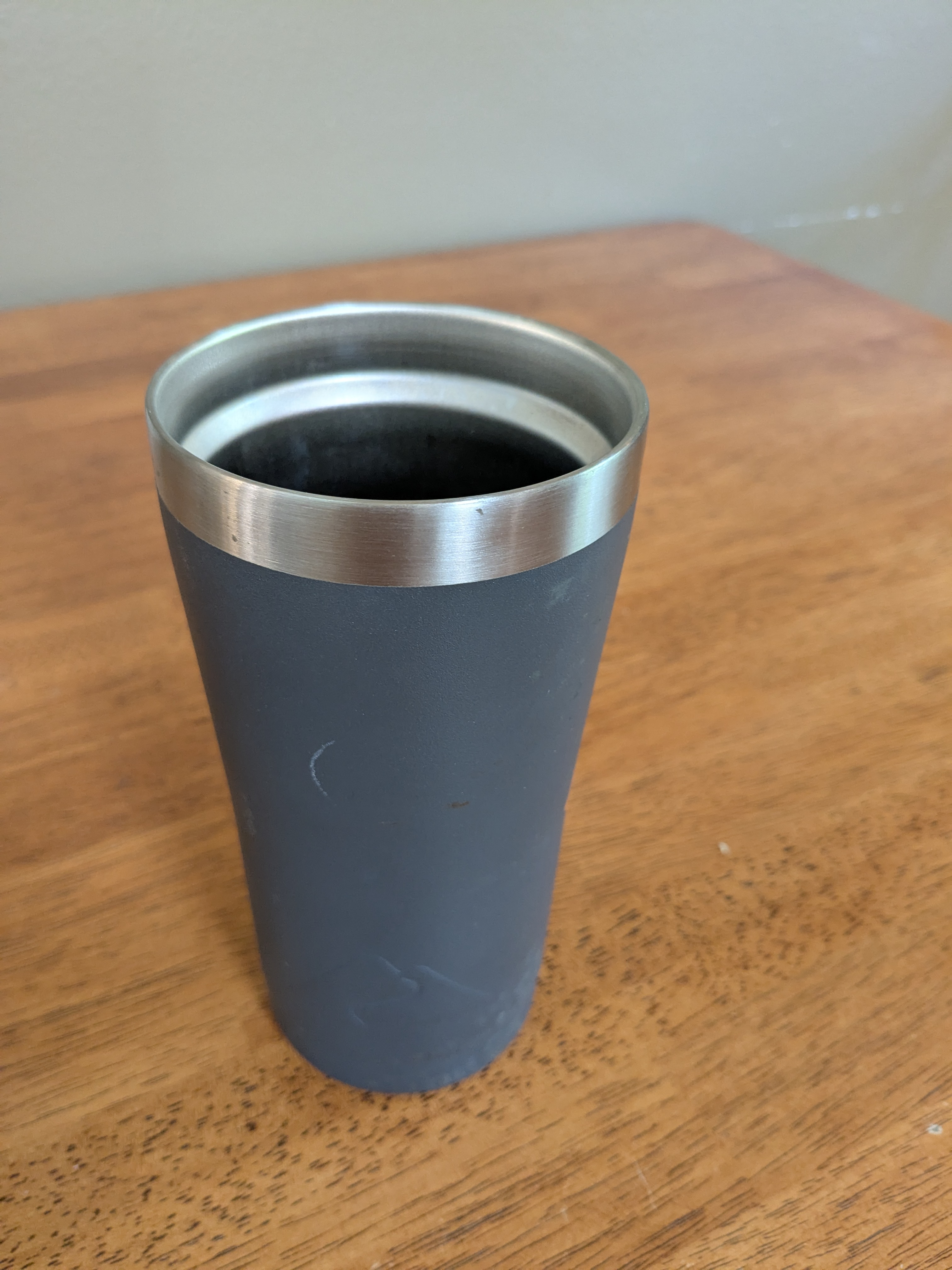 Rubber sealed top for Ozark Trail mug