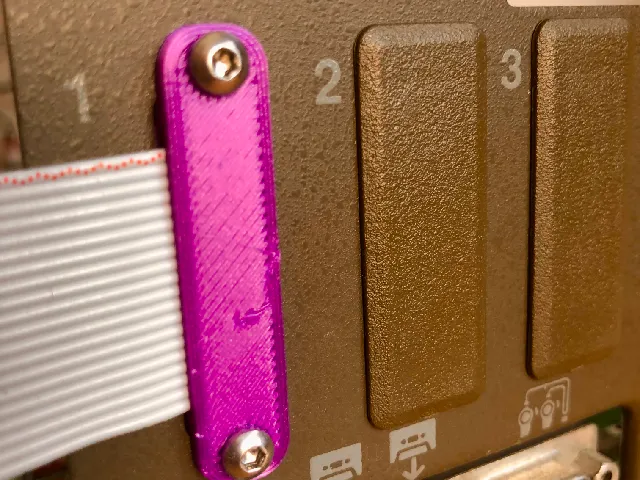 Apple //e backplane glands type one
