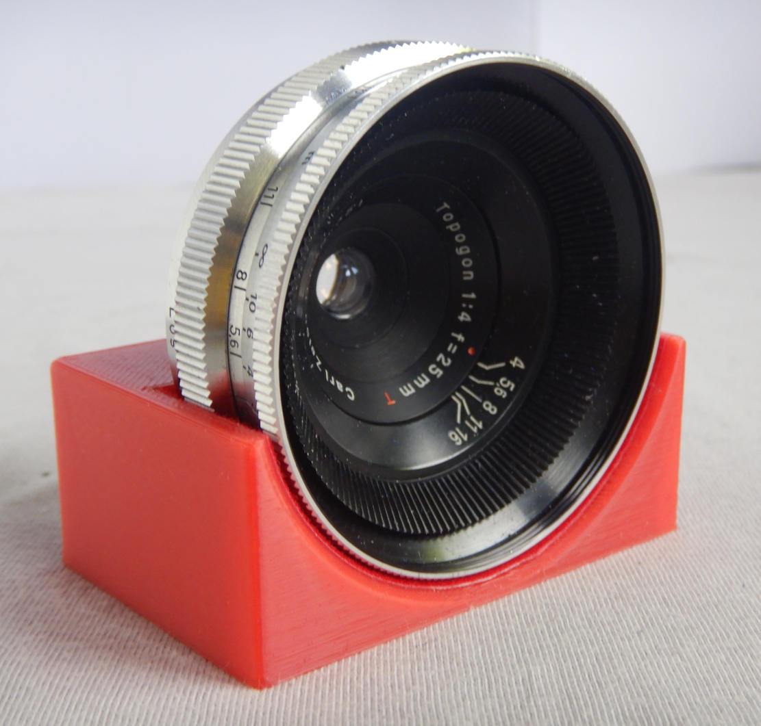 Zeiss Topogon 25mm f4 Contax Ablage, lens rest tray