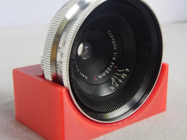 Zeiss Topogon 25mm f4 Contax Ablage, lens rest tray