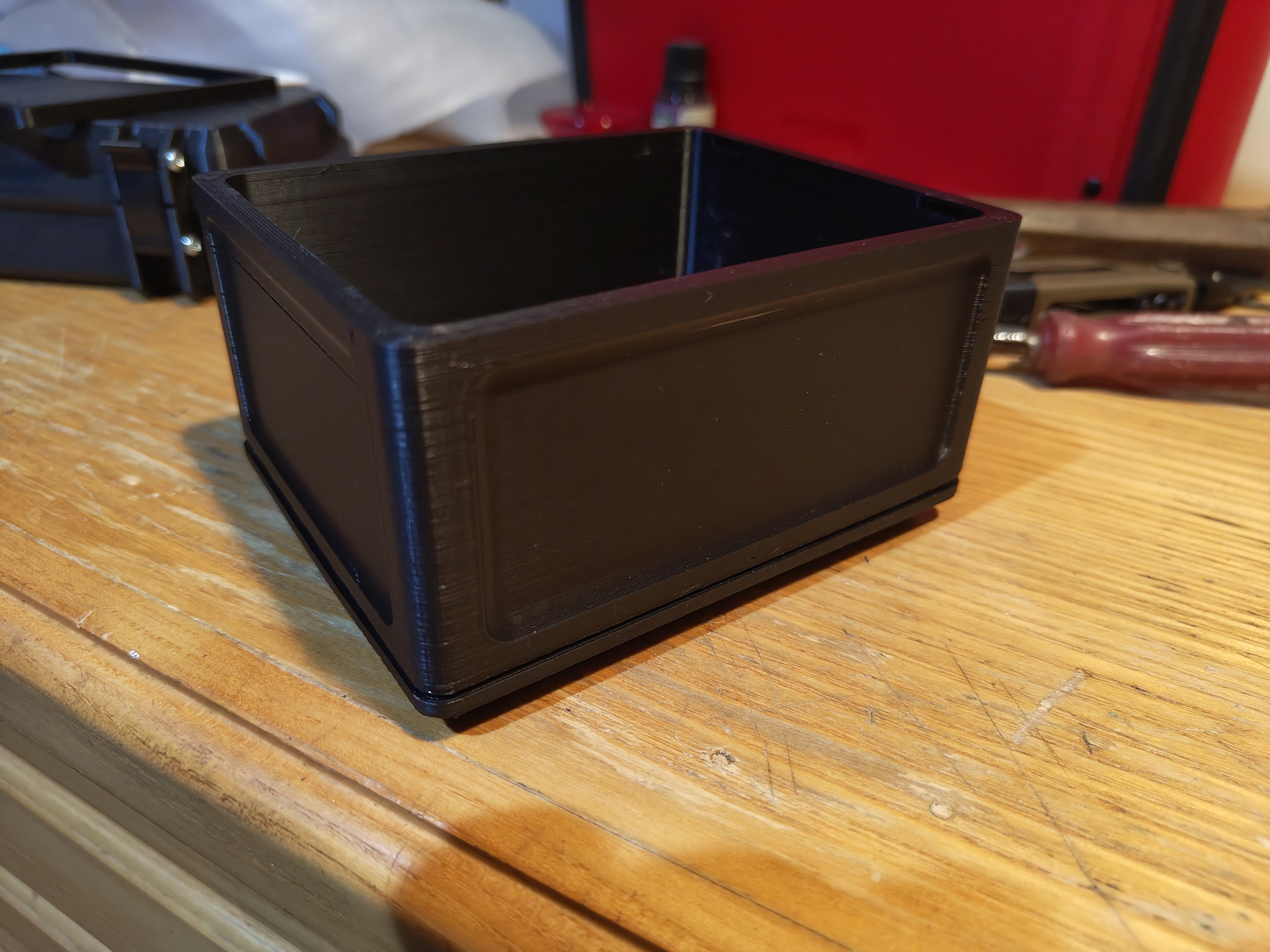 Miniatura 2 do modelo 3D Stackable Storage Box for Miniatures with Compliant Locking System