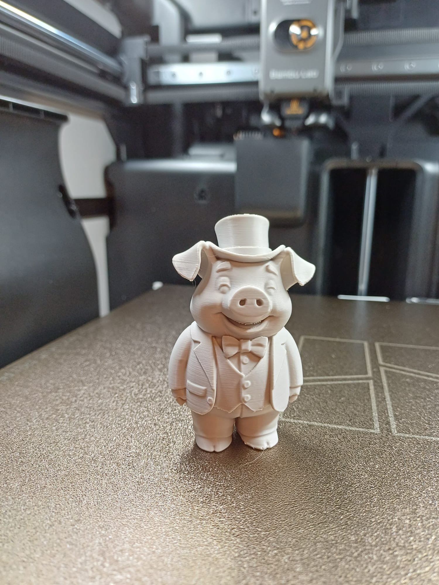 Sir Oinks-a-Lot ( Groom)