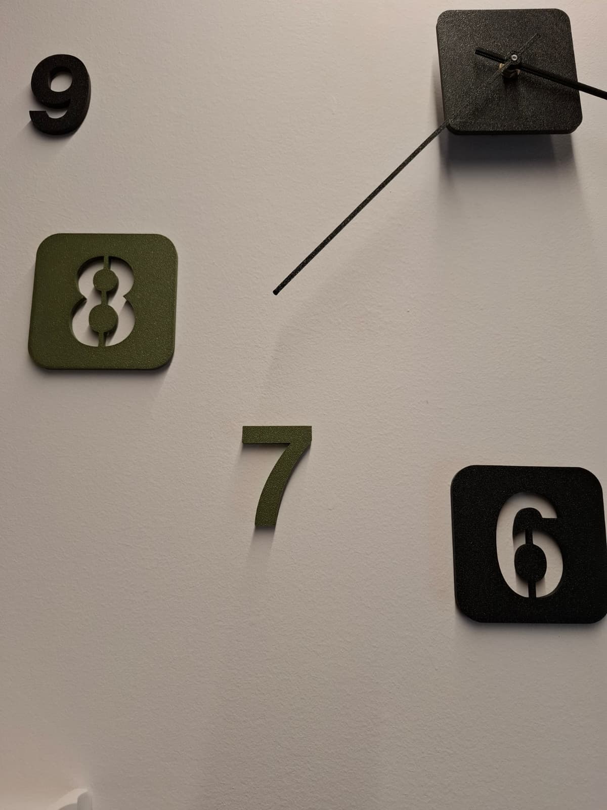 modern and minimalistic wall clock — thumbnail 4
