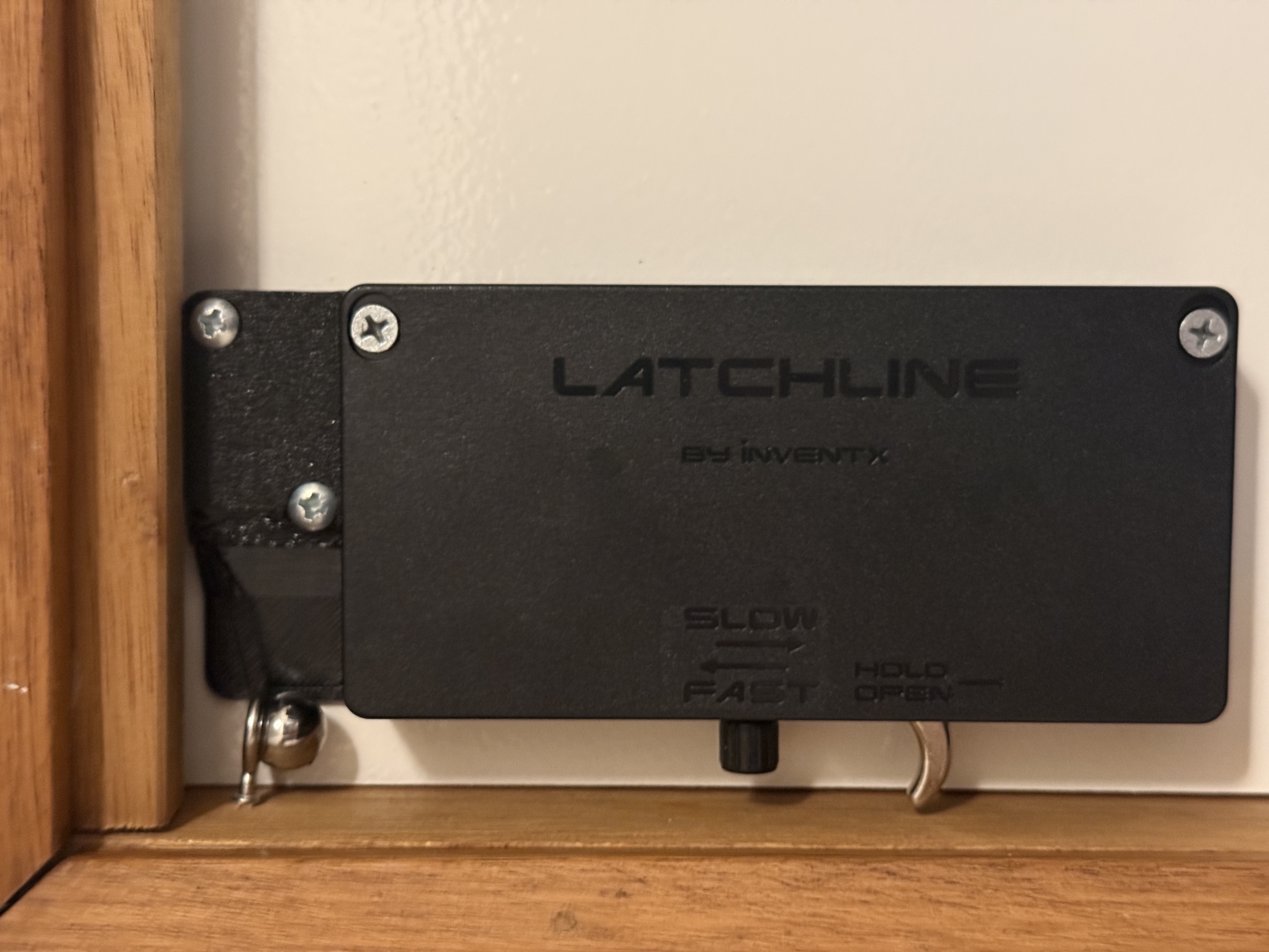 90 degree adaptor for rolltrack sliding door closer