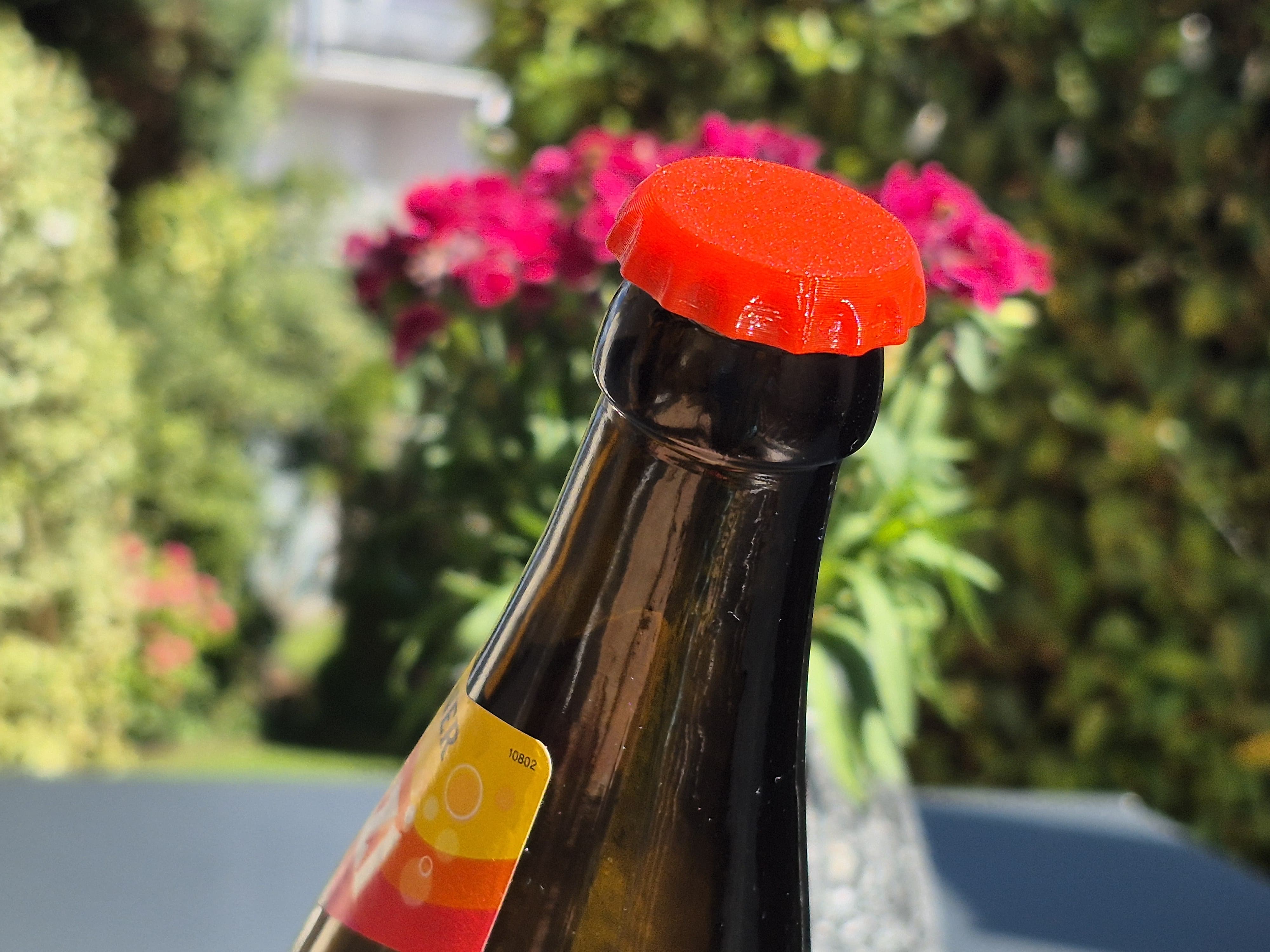 ElastiCap: The Airtight Reusable Bottle Seal